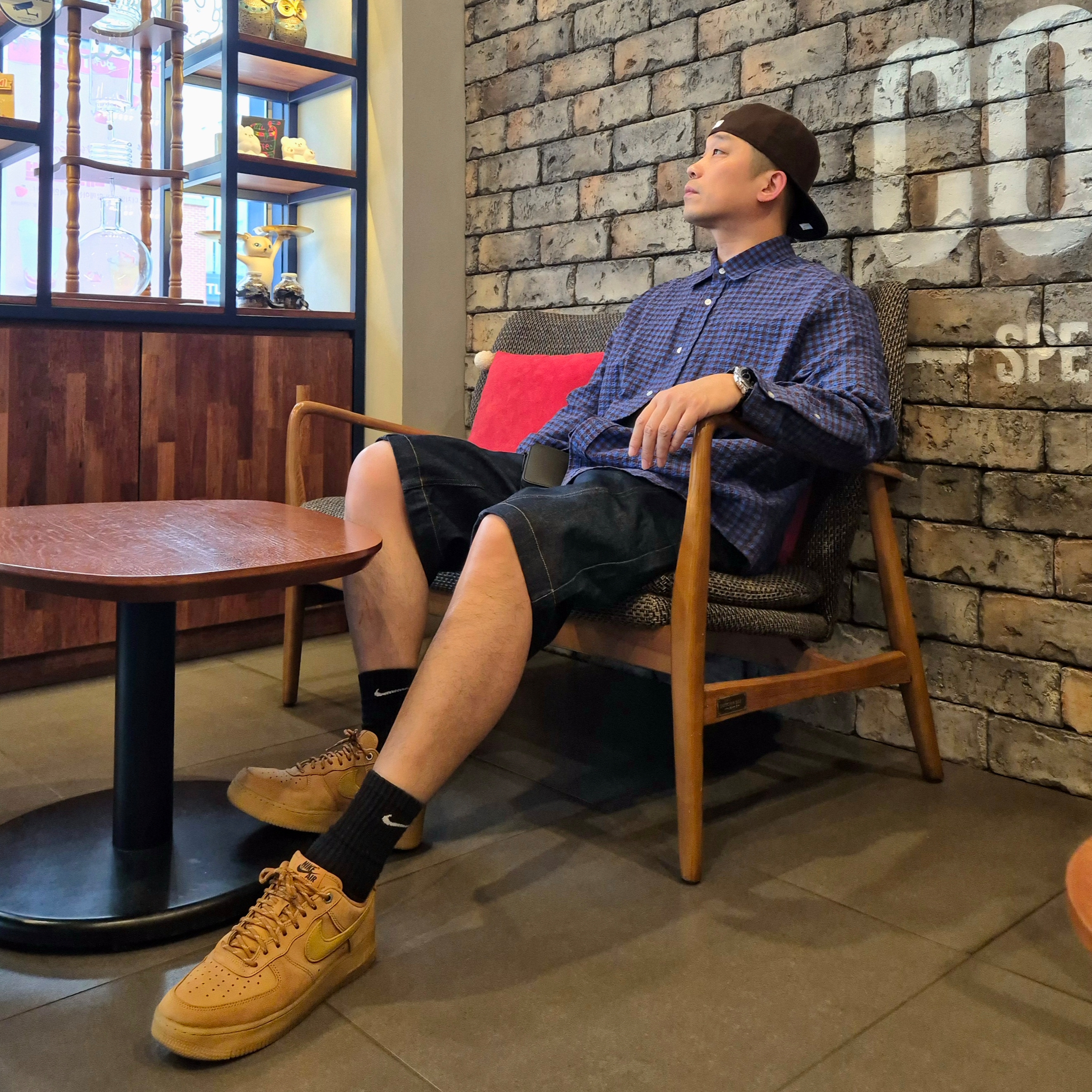 Nike Air Force 1 '07 WB Flax, Nike Everyday Lightweight Training Crew Socks Black (3 Pack/Korean Ver.) 착용 스타일 - 2