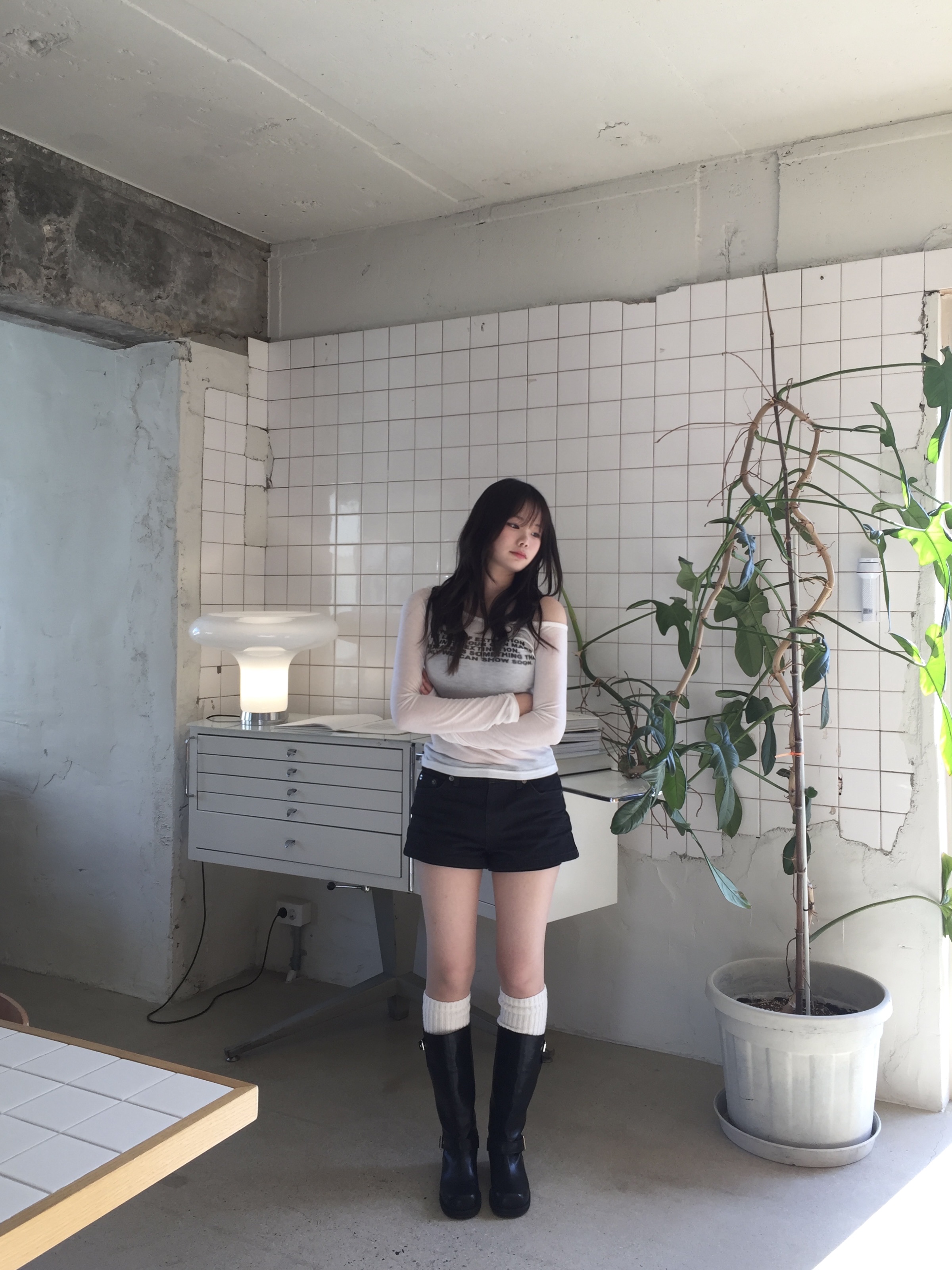 (W) Bohemian Seoul Basic Deep U Neck Long Sleeve Ivory 착용 스타일 - 2