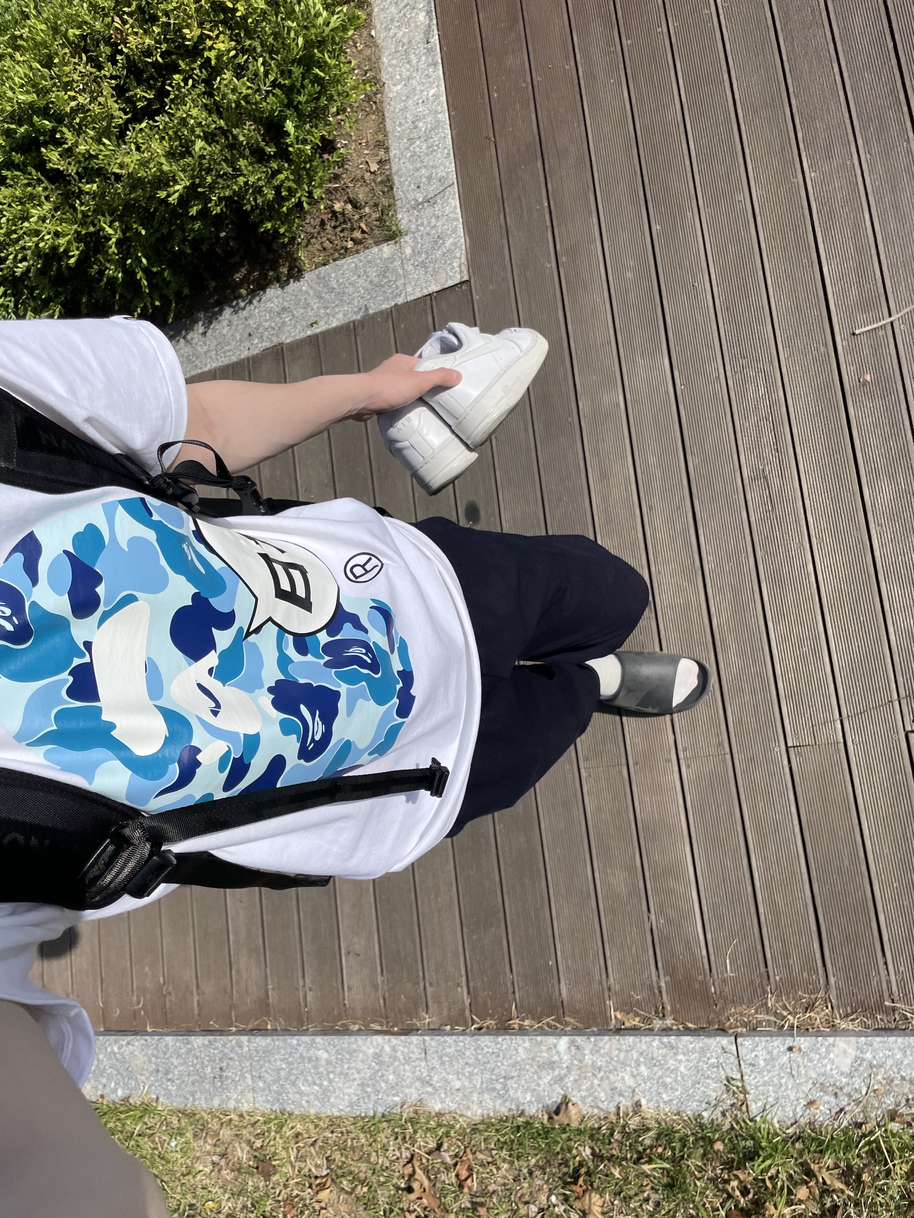 BAPE Japan Big Ape Head T-Shirt White, Nike Air Force 1 '07 Low White 착용 스타일 - 3