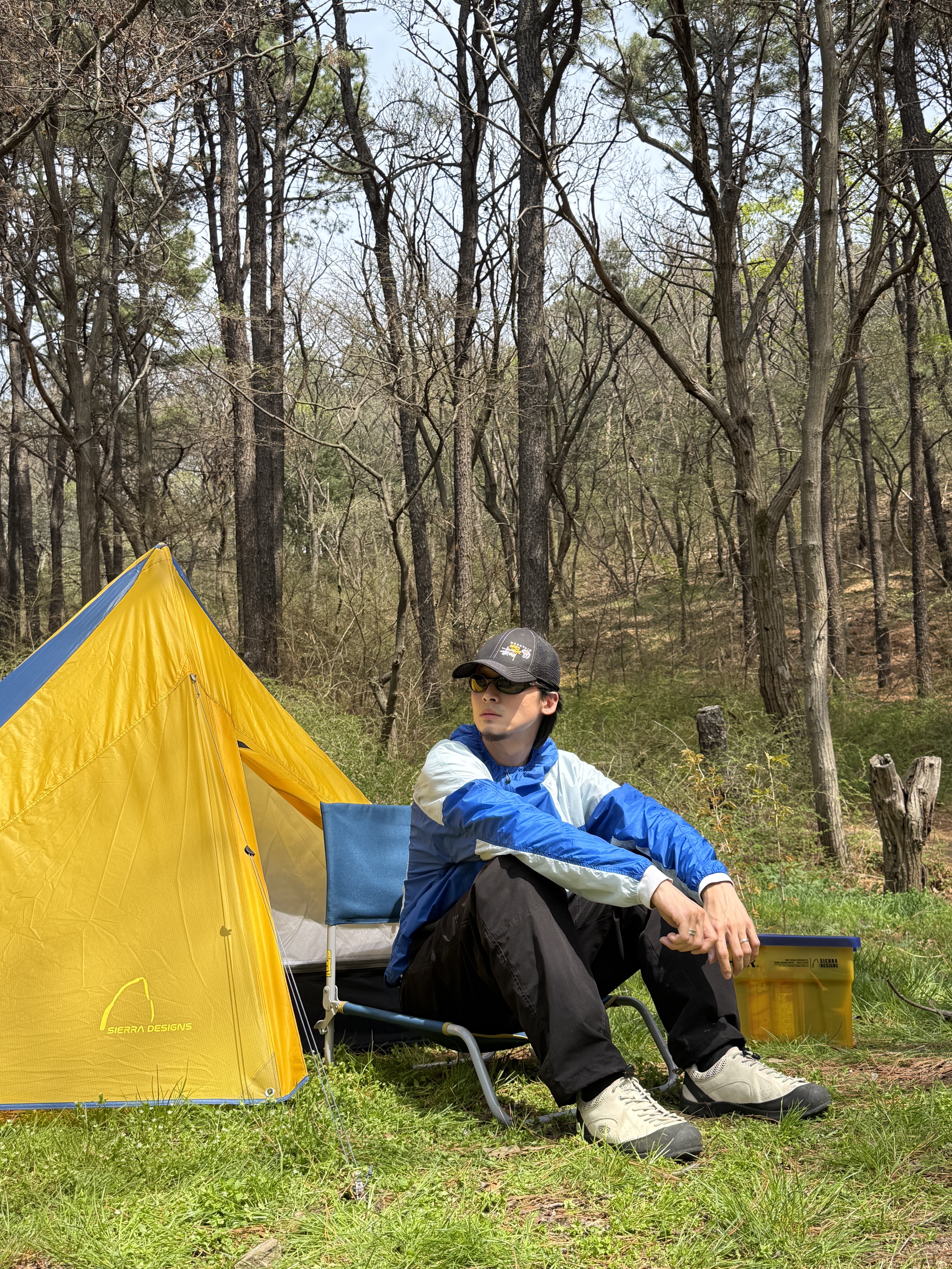 SIERRA DESIGNS GRAND MOTHERSHIP LT THOR Box 22L Clear Multi, [KREAM 단독] SIERRA DESIGNS GRAND MOTHERSHIP Lightweight Windshell Jacket Blue 착용 스타일