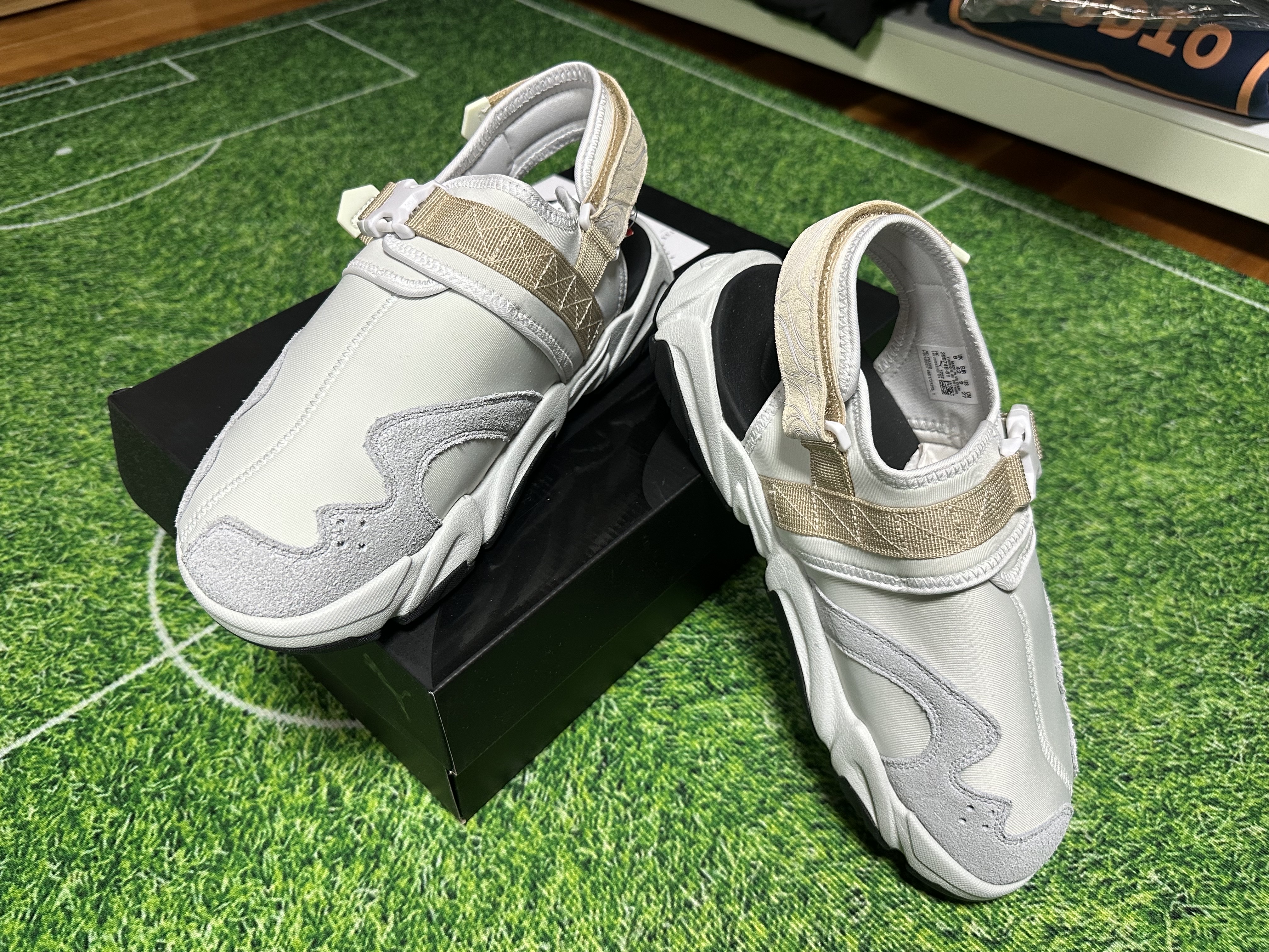 Puma TS-01 Retro Feather Grey Black 착용 스타일
