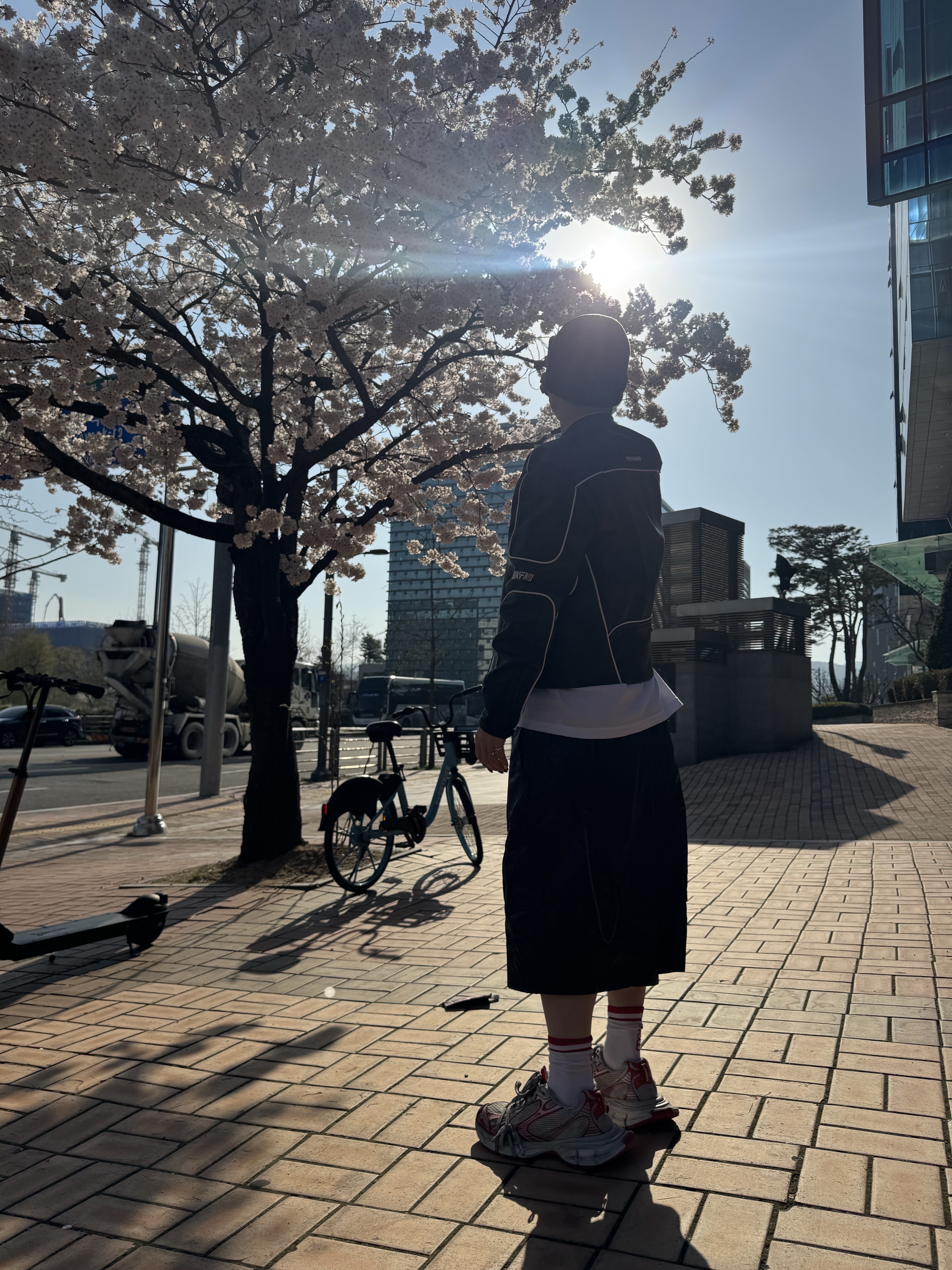 Balenciaga 3XL Sneakers White Red, NAUTICA x Undermycar - NTC X UMC UTILITY SHORTS - BLACK 착용 스타일 - 2