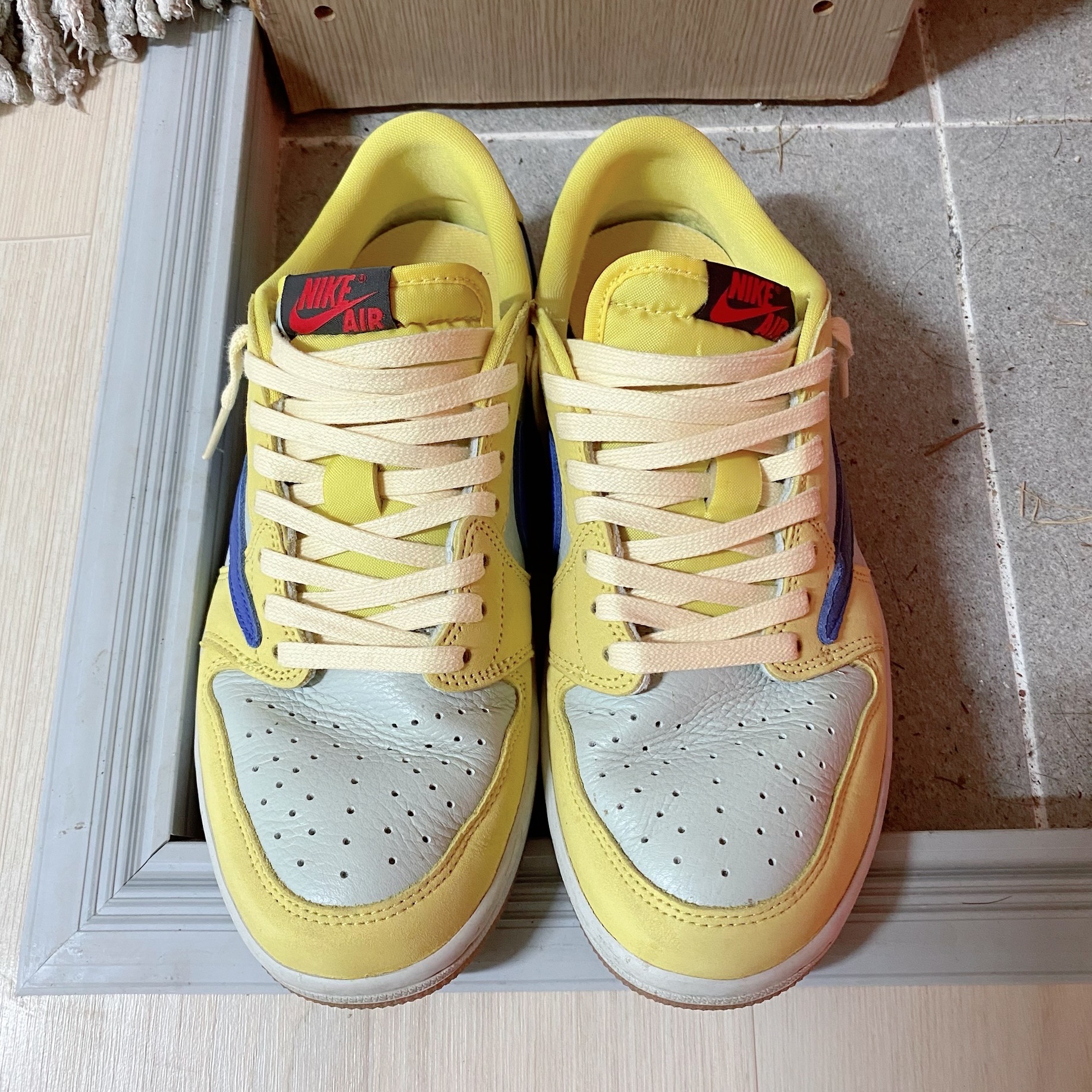 (W) Jordan 1 x Travis Scott Retro Low OG SP Canary 착용 스타일