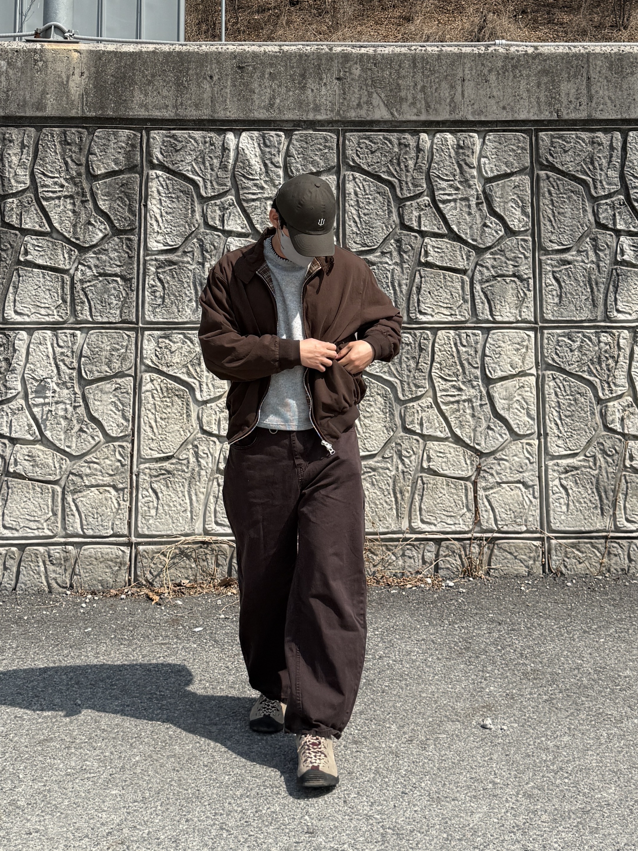 VERUTUM VSH008N Trident Sports Cap Light Khaki, (W) Keen Jasper Rocks SP Sneaker Birch Black 착용 스타일 - 2