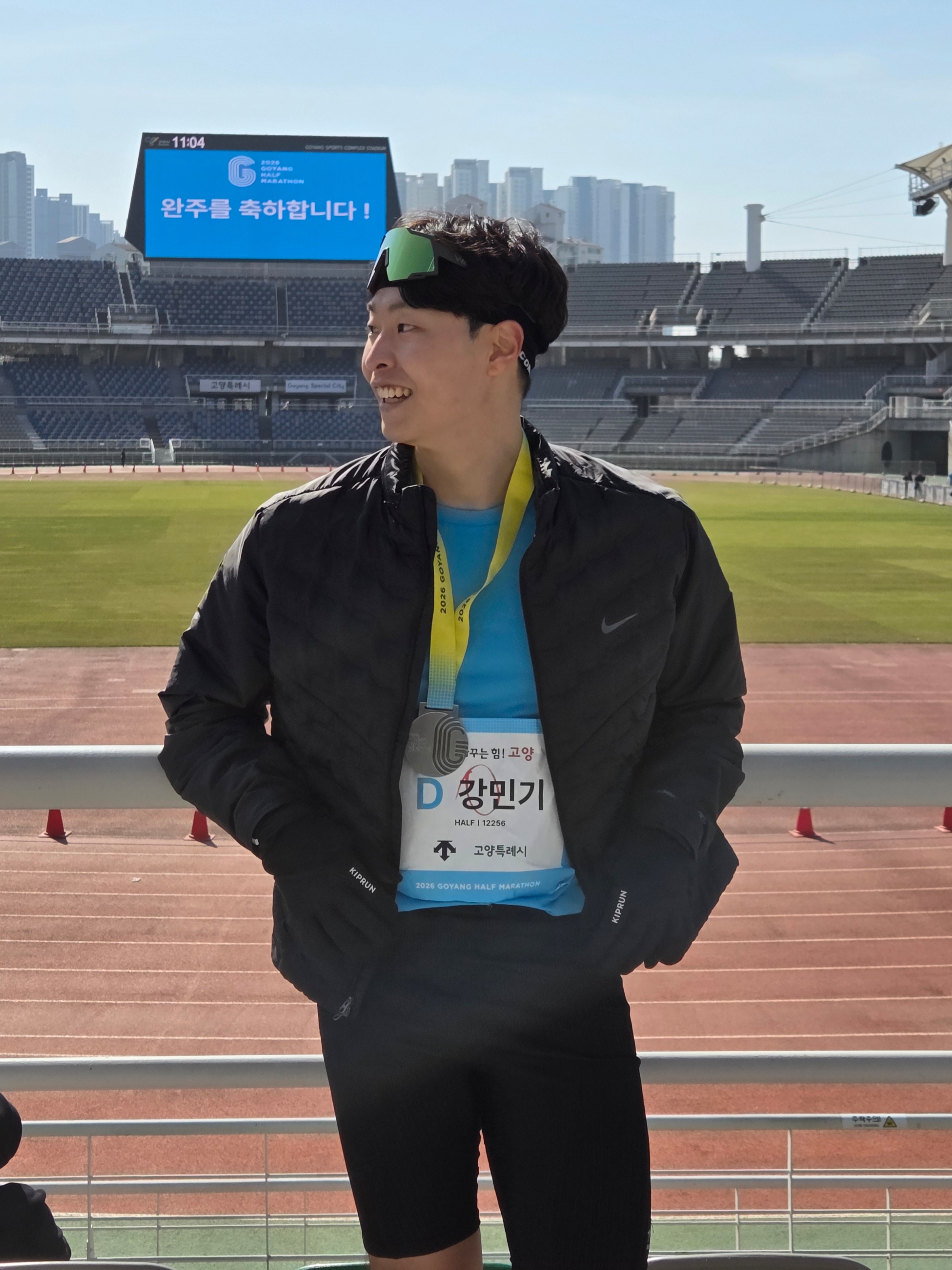 Adidas Adizero EVO SL Core Black Cloud White, Nike Therma-Fit ADV Aeroloft Repel Down Running Jacket Black - Asia 착용 스타일 - 4