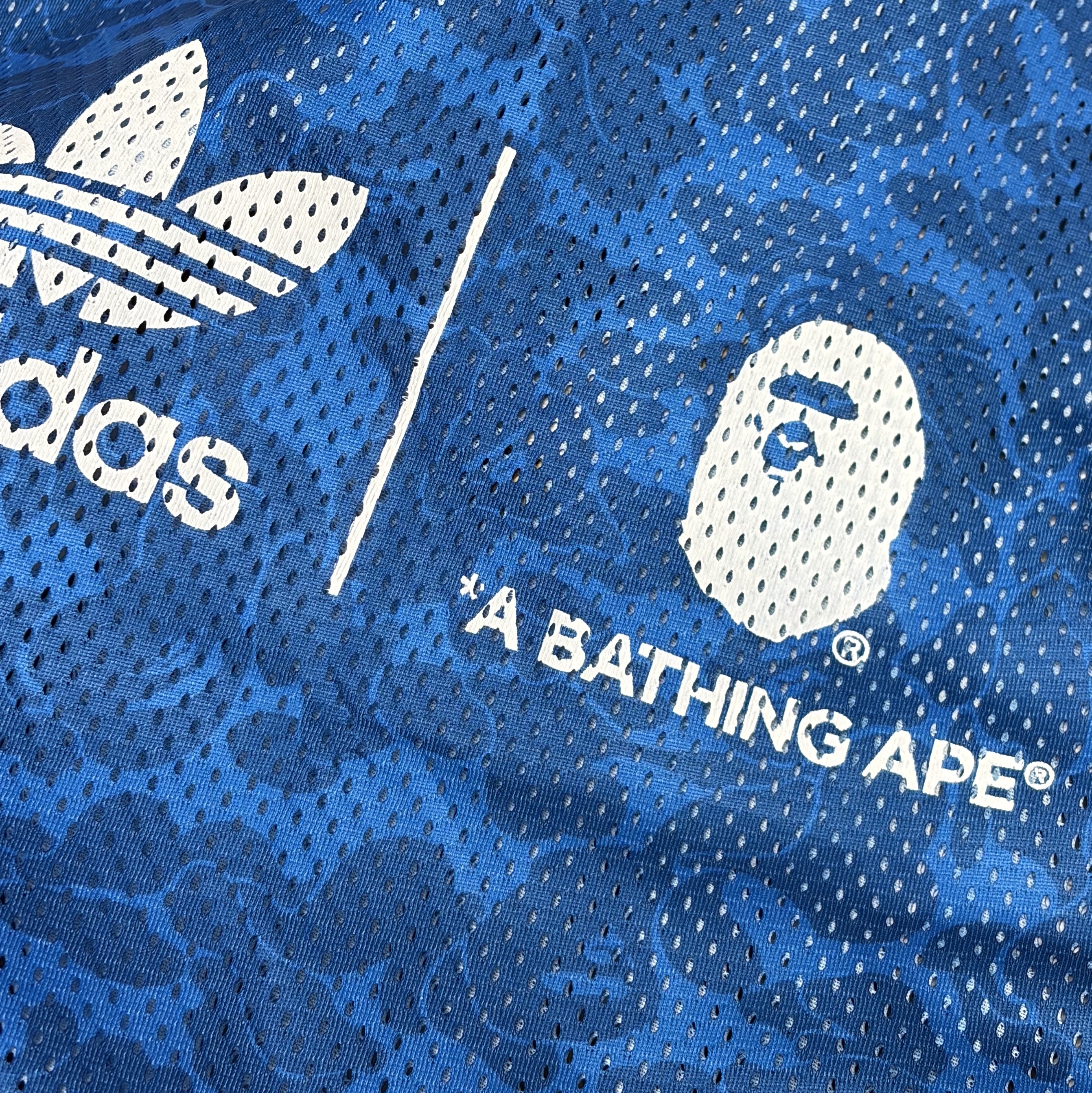 Adidas X BAPE Lawsuit Sand Cloud White 착용 스타일 - 5