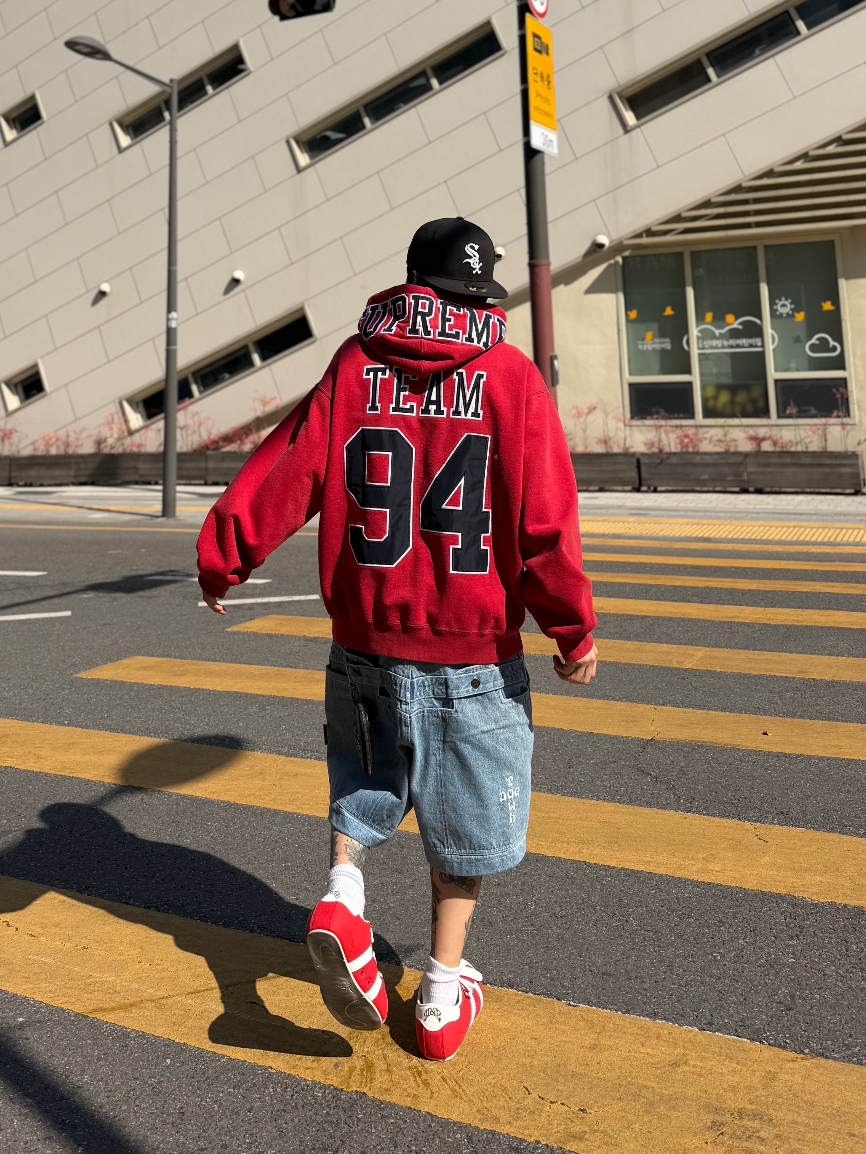 Supreme Team 94 Hooded Sweatshirt Red - 25SS 착용 스타일 - 1
