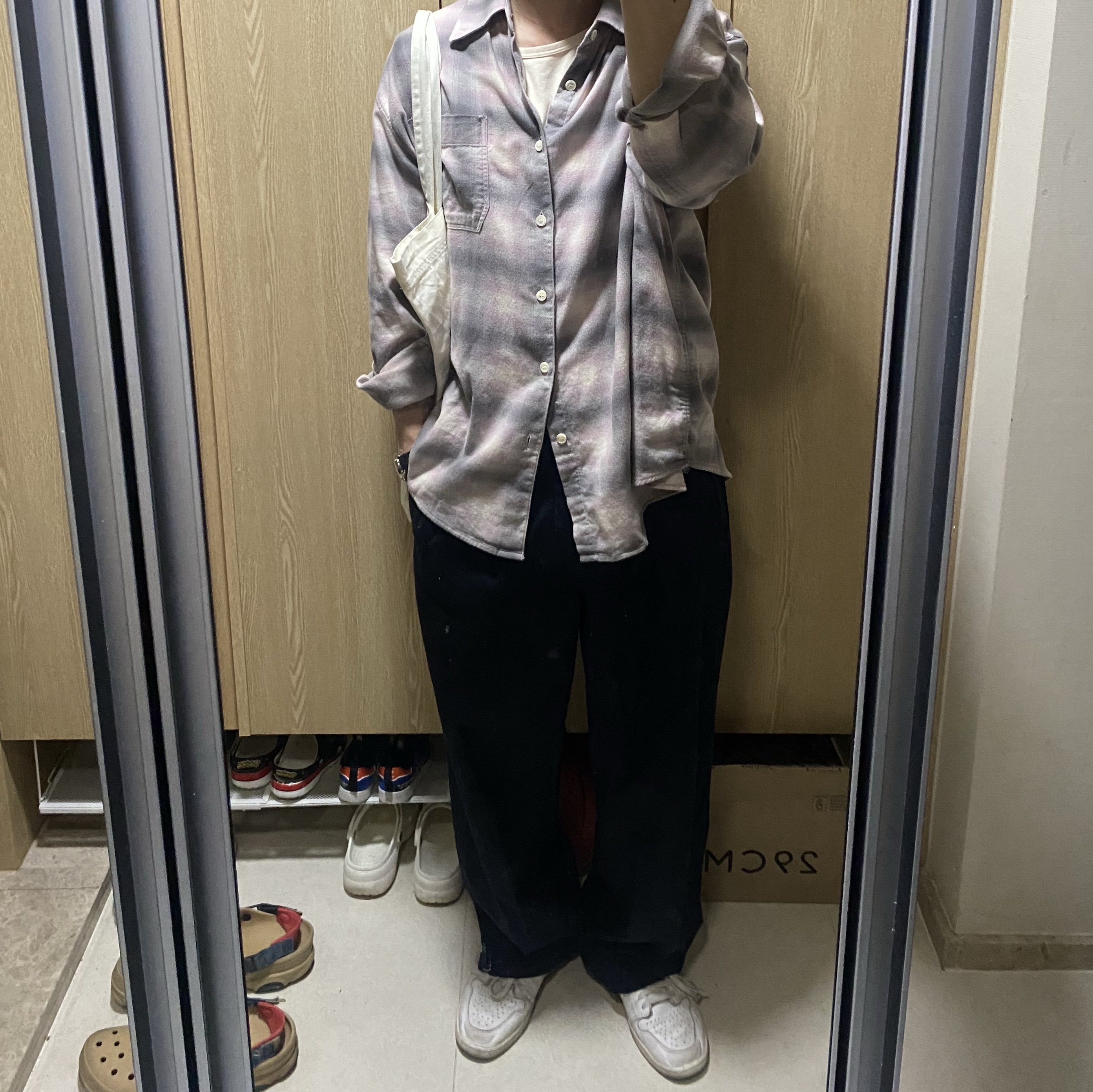 Jordan 1 Low OG Neutral Grey 착용 스타일 - 2