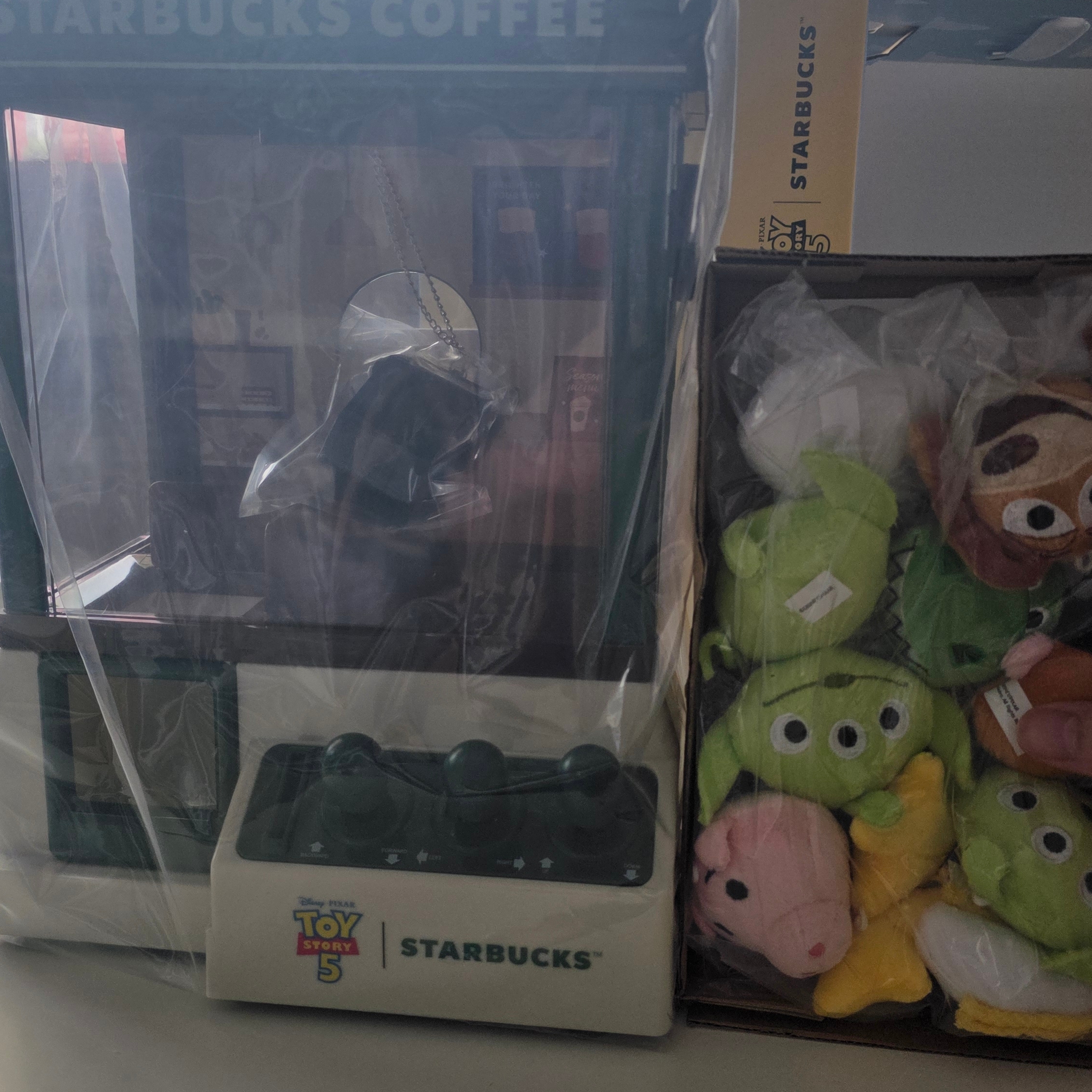 Starbucks x Toy Story 5 MD Claw Machine (Korean Ver.) μ°©μ© μ€νμΌ