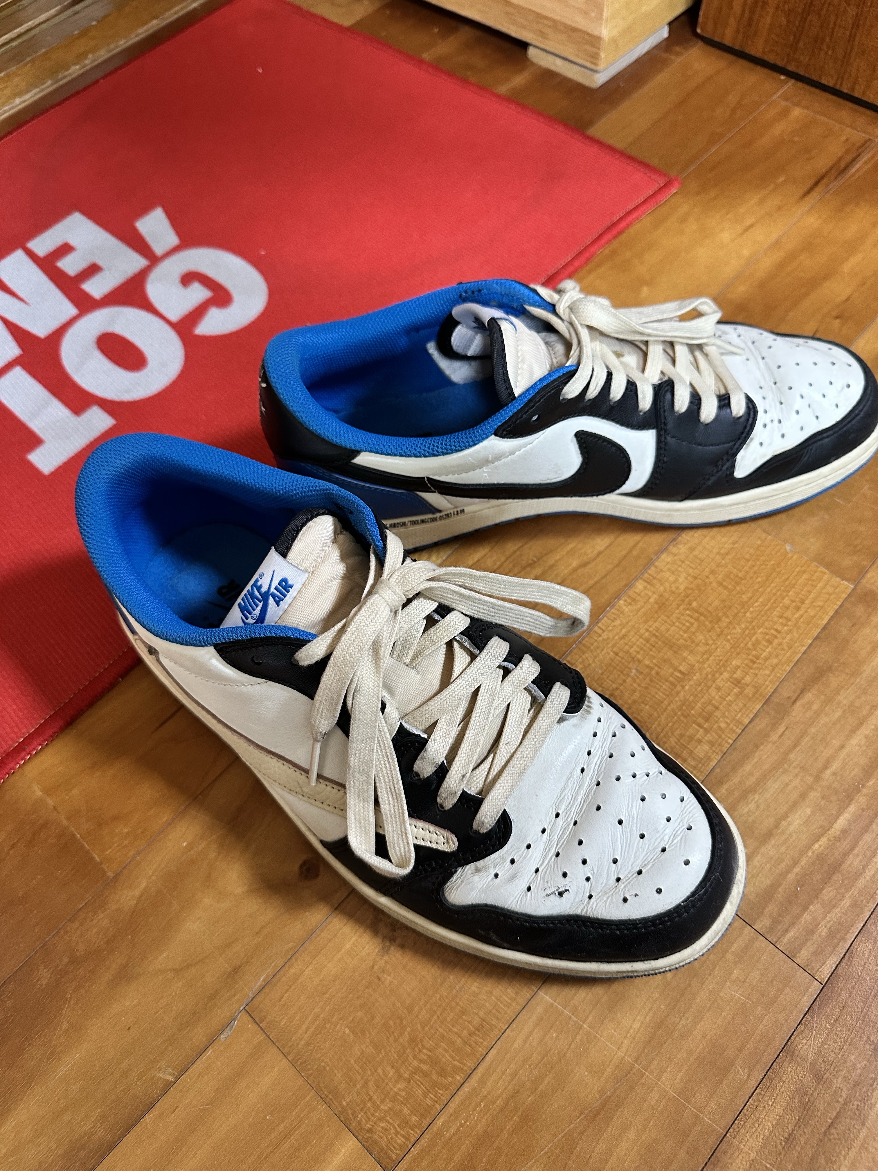 Jordan 1 x Travis Scott x Fragment Retro Low OG SP Military Blue 착용 스타일