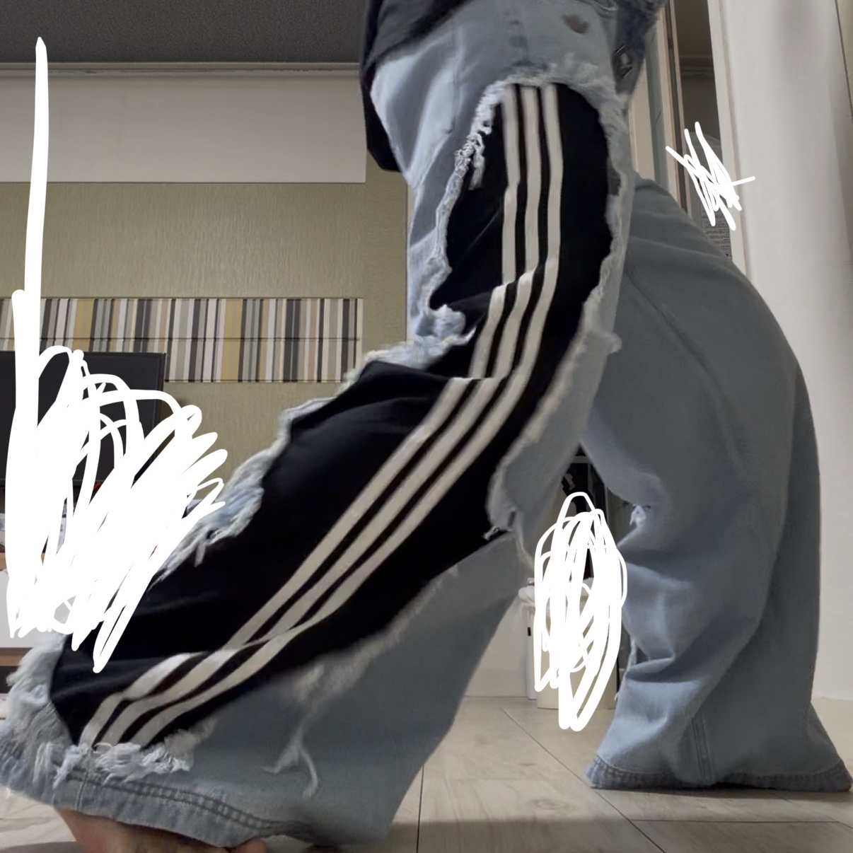 (W) Adidas Adilenium 5.0 Deconstructed Denim Pants Light Blue - KR Sizing 착용 스타일 - 2