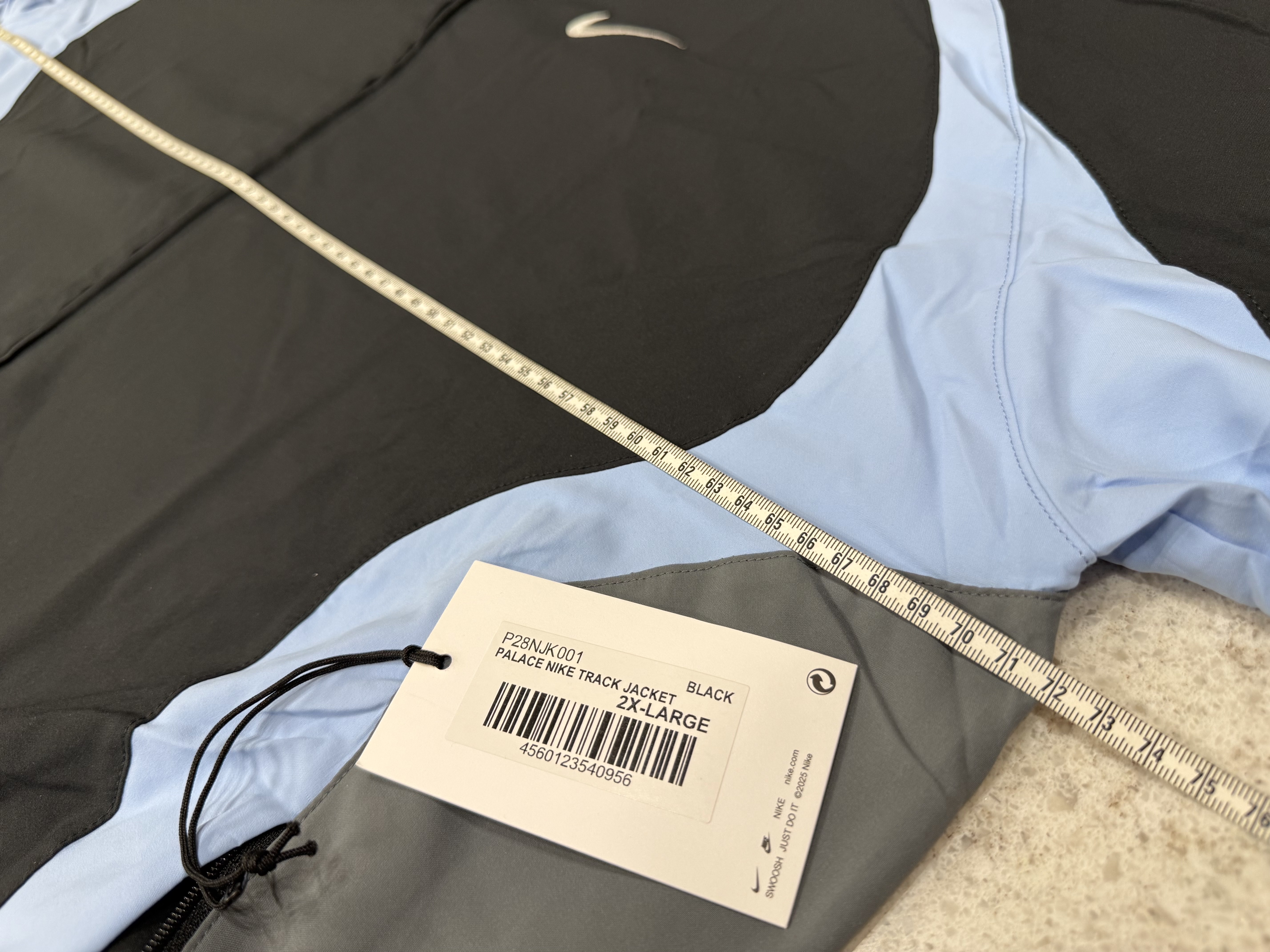 Palace x Nike Track Jacket Black - 26SS, Palace x Nike Font Swoosh Hood Black - 26SS 착용 스타일 - 6