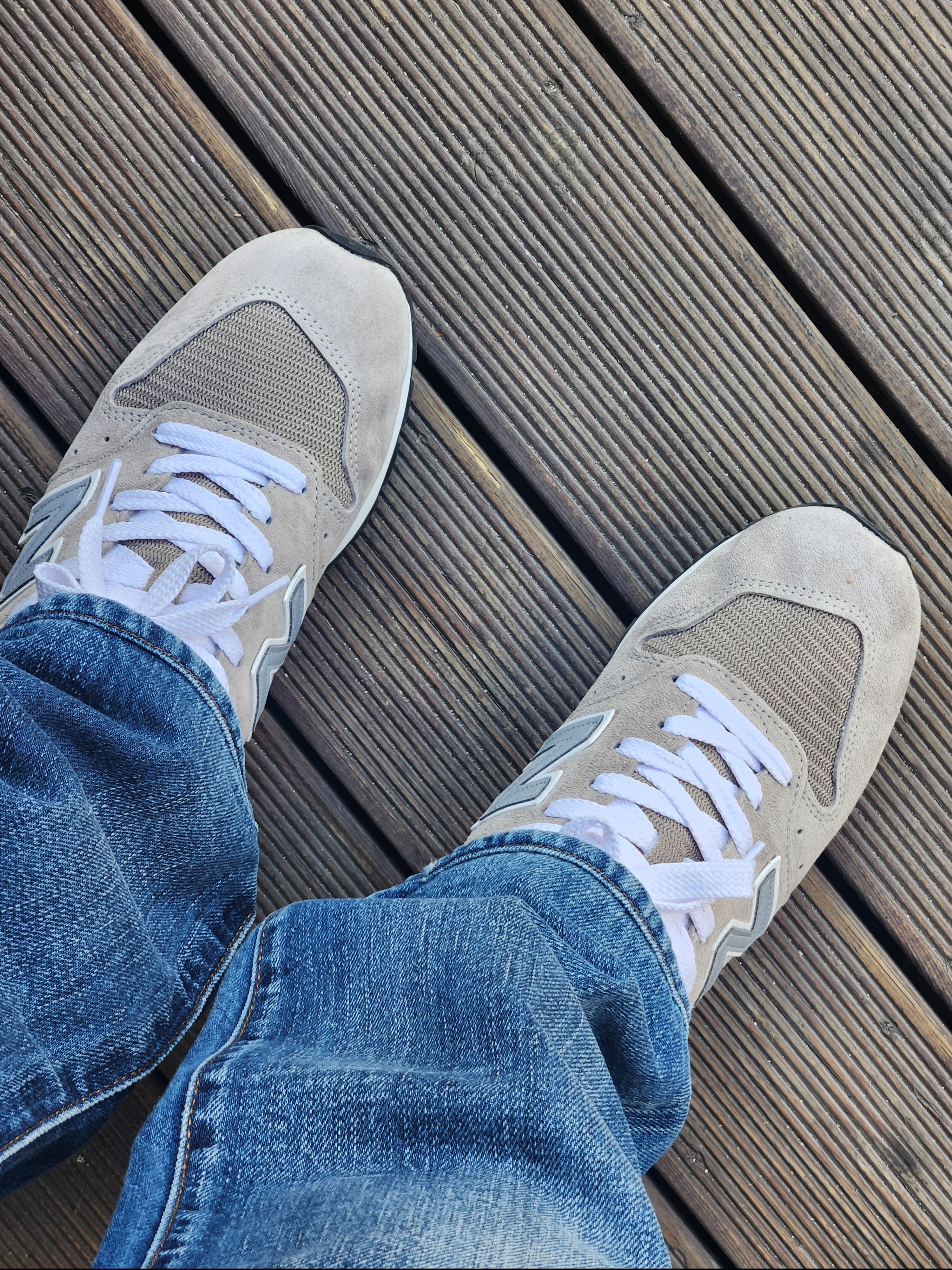New Balance Made in USA 996 Grey 착용 스타일 - 2