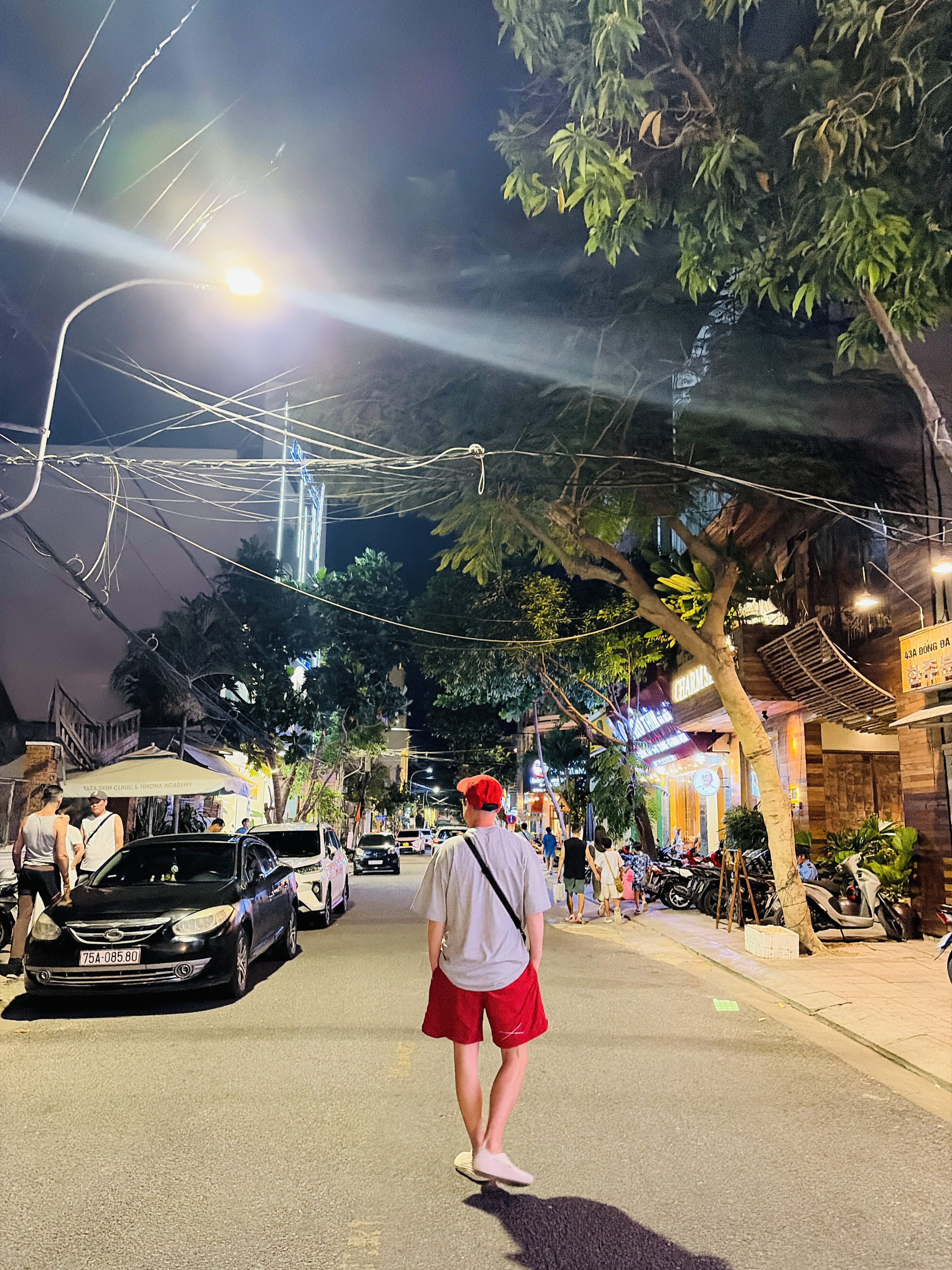 Nike x Undercover NRG AW84 TC Adjustable Cap Red, Nike x Stranger Things NSW VECNA Short Sleeve T-Shirt Dark Grey Heather (IB8068-063) 착용 스타일 - 6