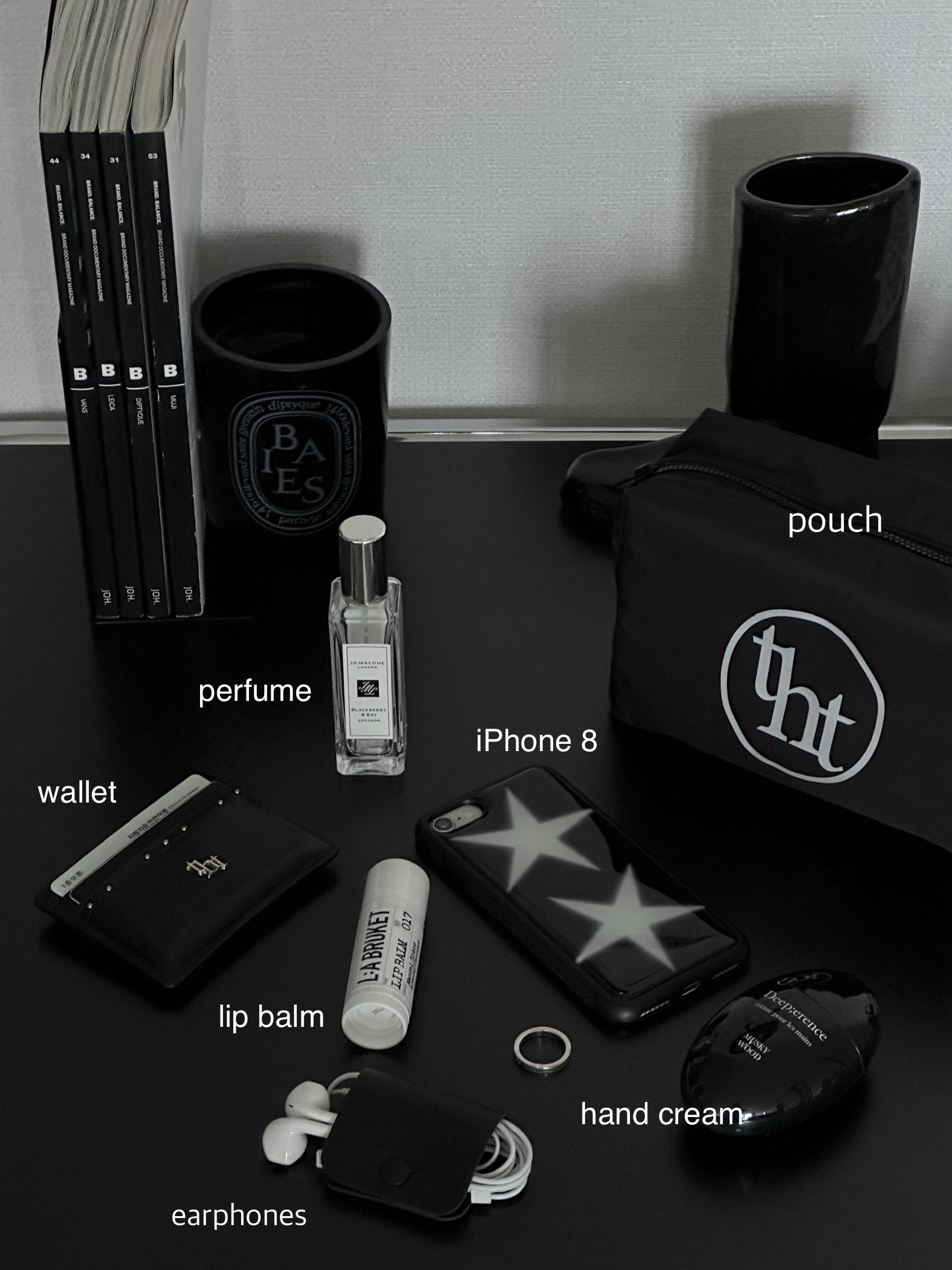 Jo Malone Blackberry & Bay Cologne 30ml, (W) Threetimes Classic Stud Card Holder Black 착용 스타일