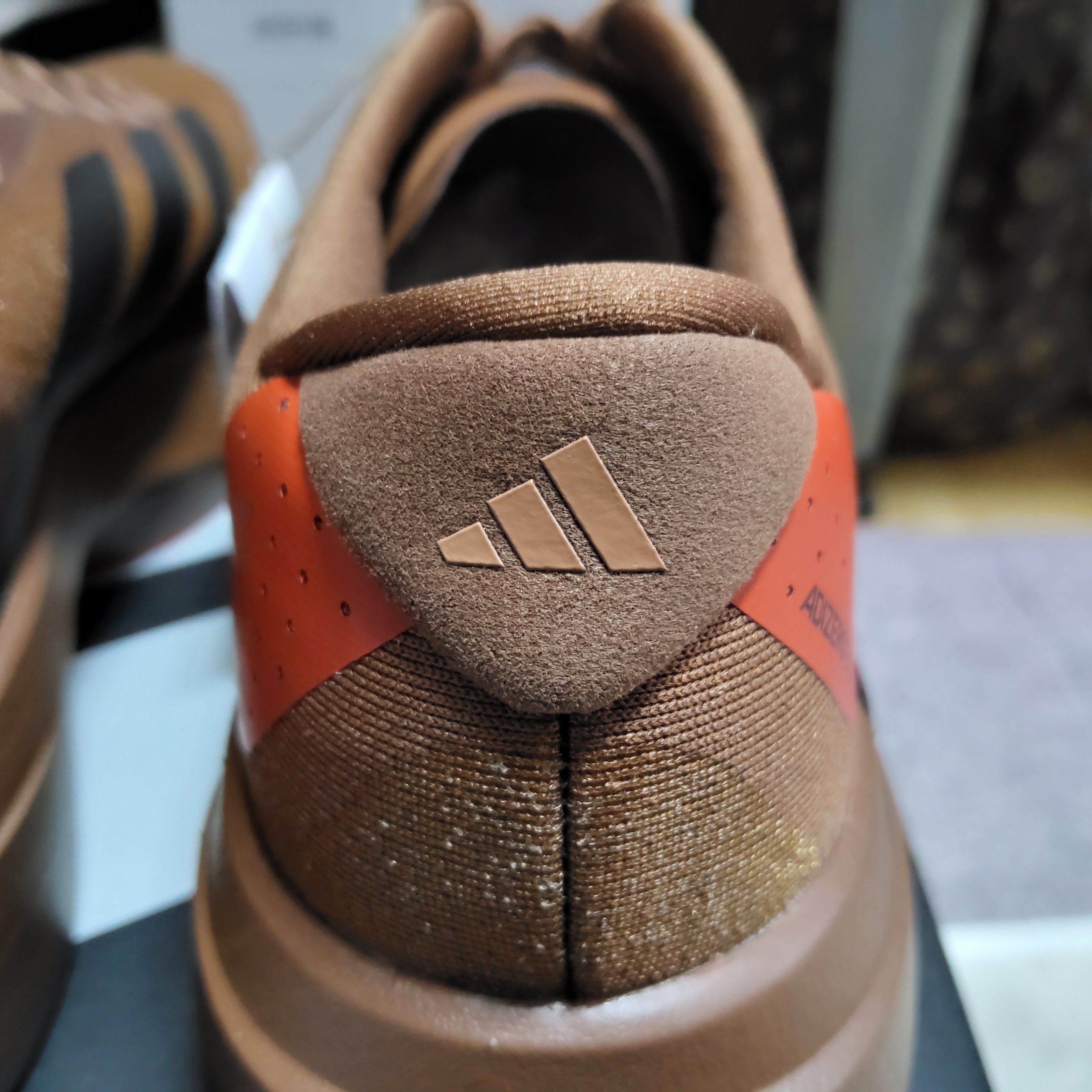 Adidas x Pharrell Williams Adizero EVO SL Preloved Brown 착용 스타일 - 6