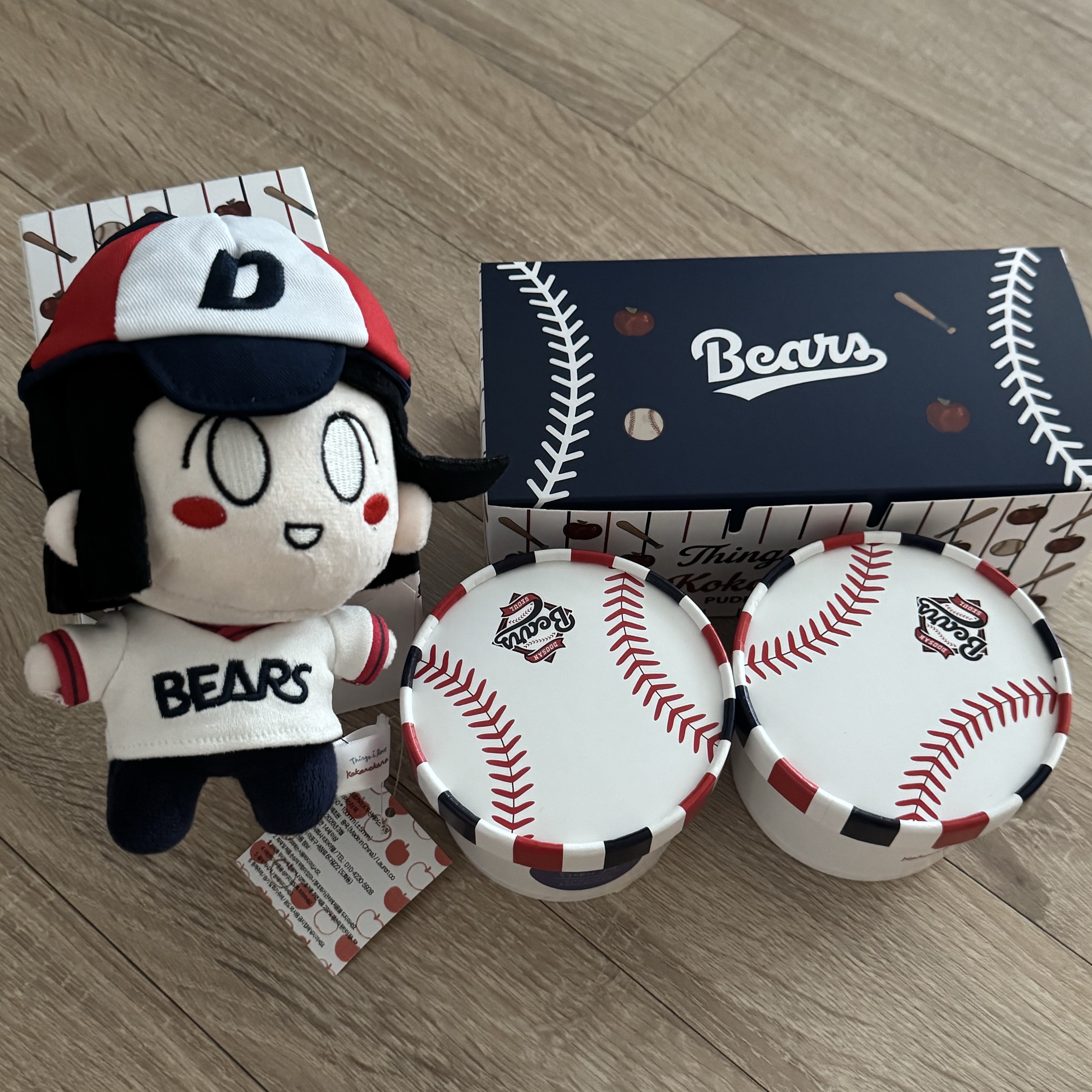 [KREAM 단독] Doosan Bears x Kokorokara Hustle Pudding 2pcs & Kokoro Bear Keyring Set 착용 스타일 - 2