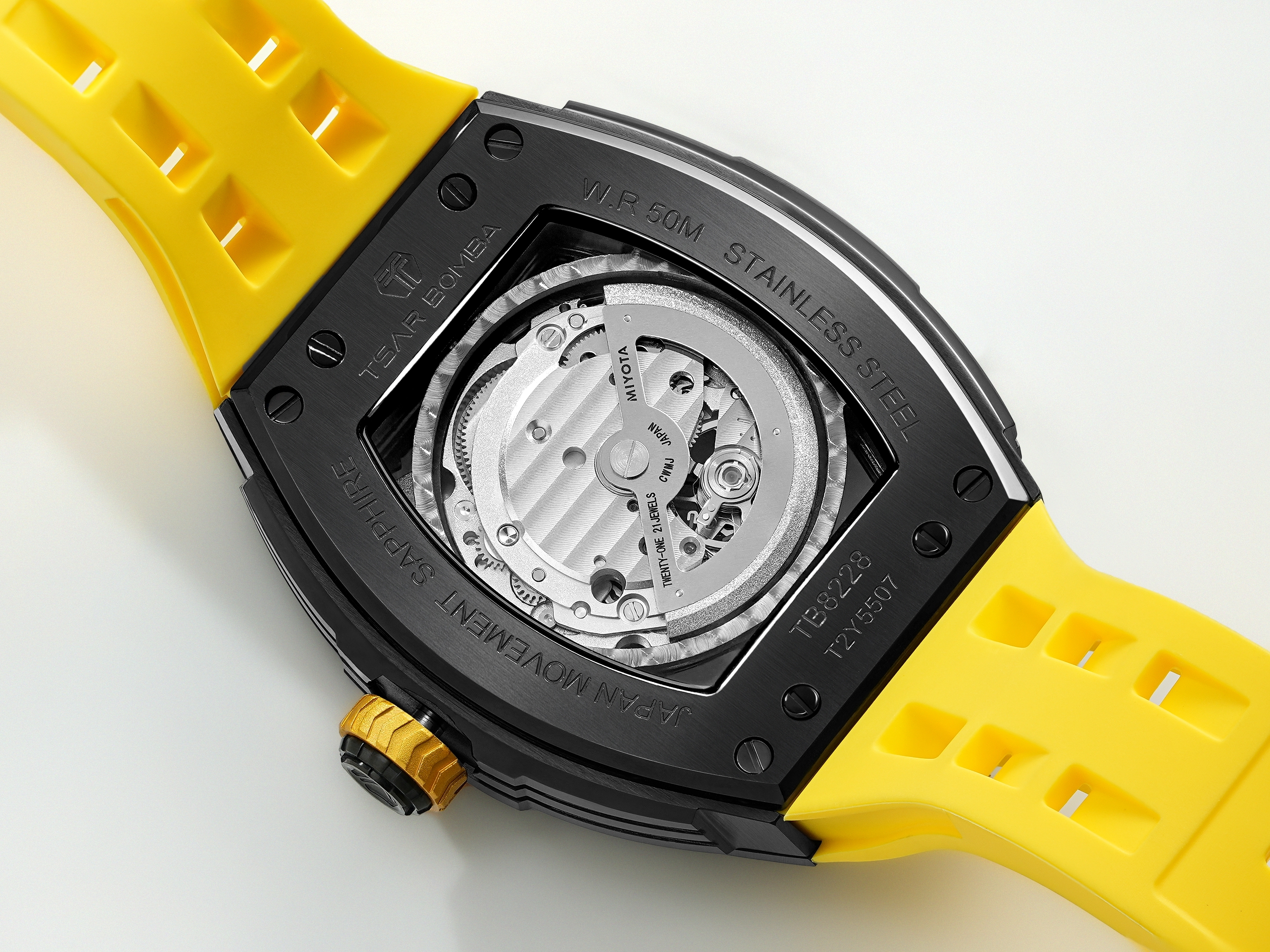 Tsar Bomba Elemental Automatic Watch TB8228A Black Yellow 착용 스타일