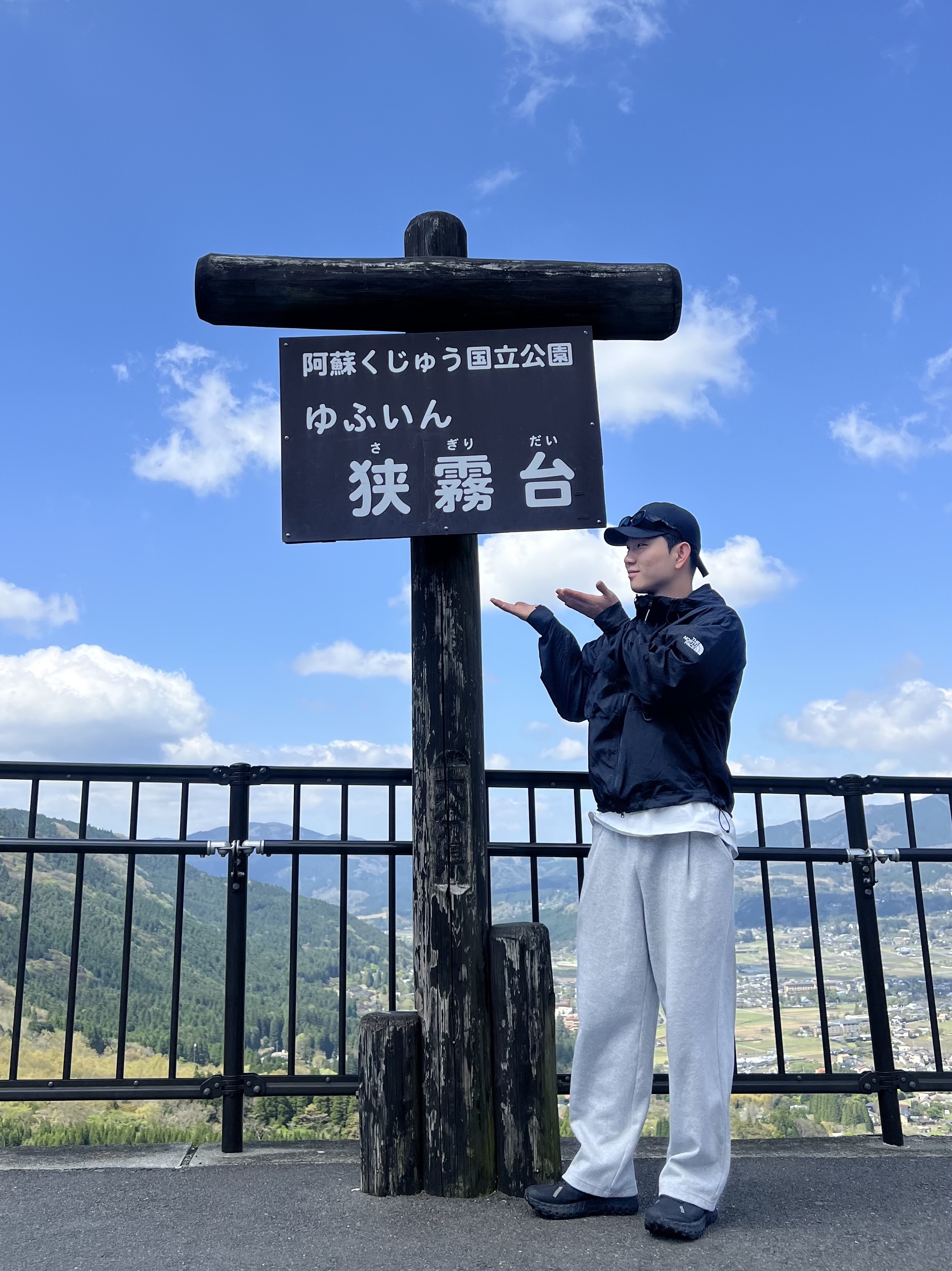Norda 001/A Stealth Black, The North Face White Label Sheldon Jacket Black 착용 스타일 - 2