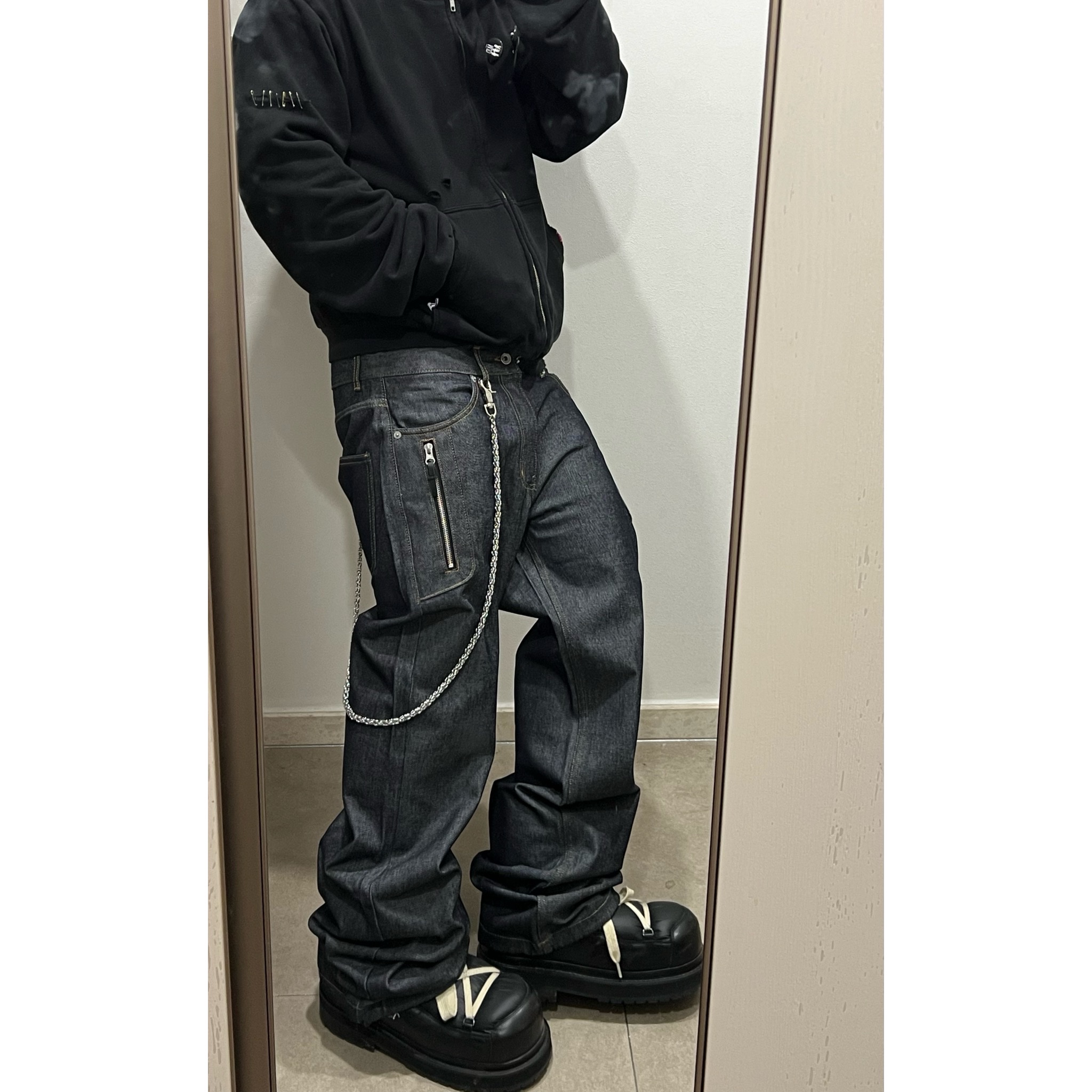 MJD Cowboy Patch Thermal Zip-Up Hoodie Black, MJD Low-Rise Dual Zip Denim Indigo 착용 스타일 - 2