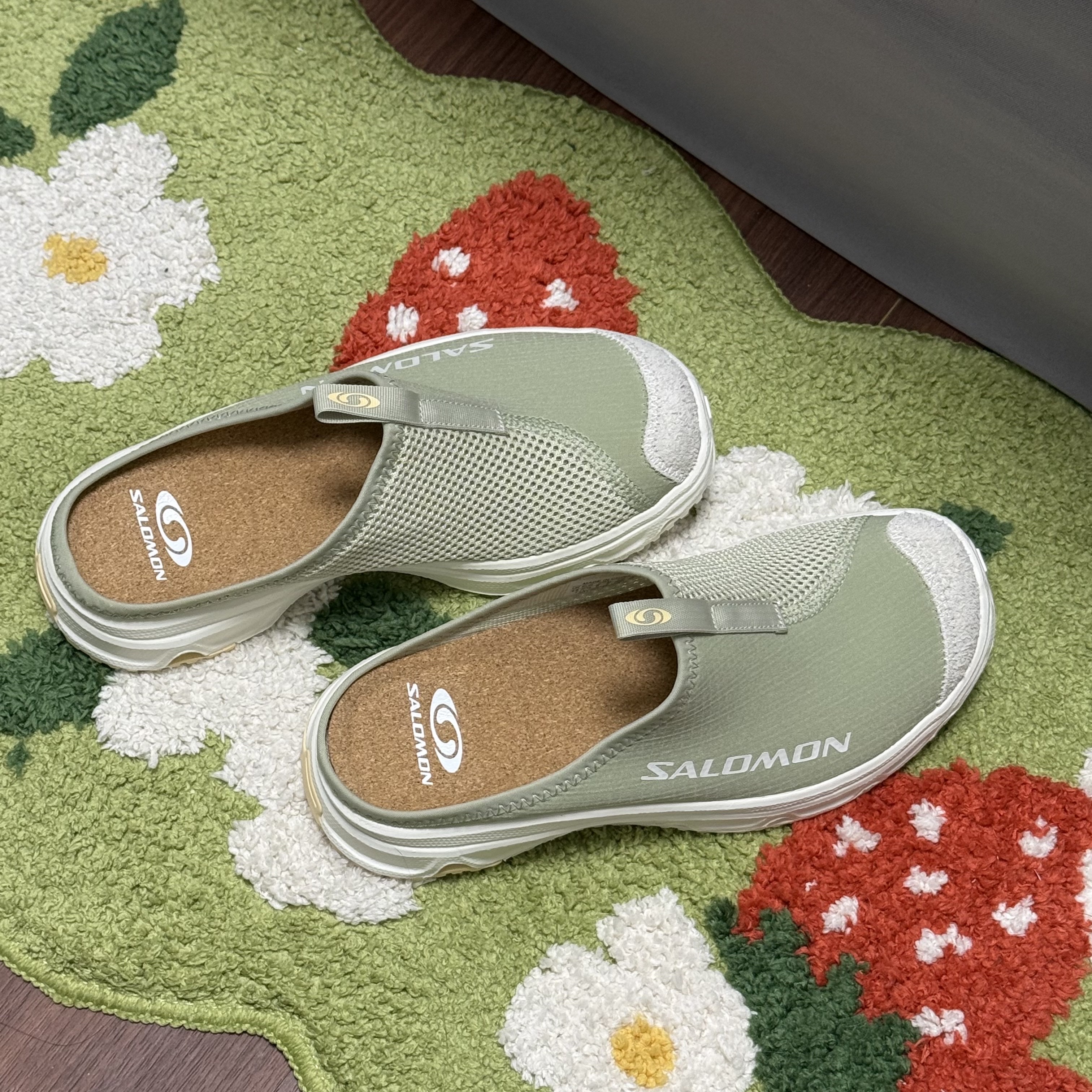 Salomon RX Slide 3.0 Suede Tea Alfalfa 착용 스타일 - 1