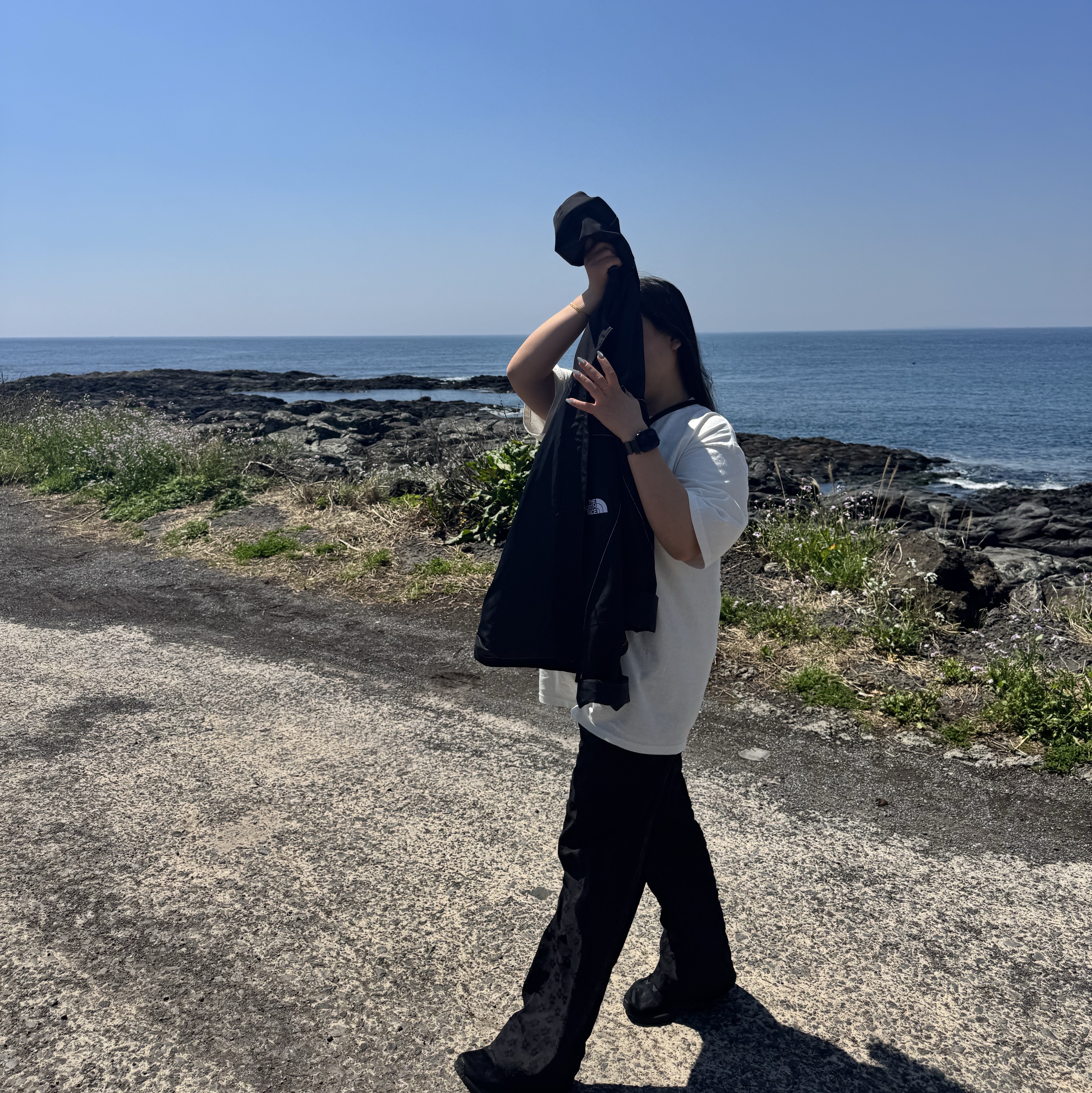 The North Face White Label Britton Jacket Black, Stussy Pigment Dyed Classic Gear T-Shirt Natural 착용 스타일
