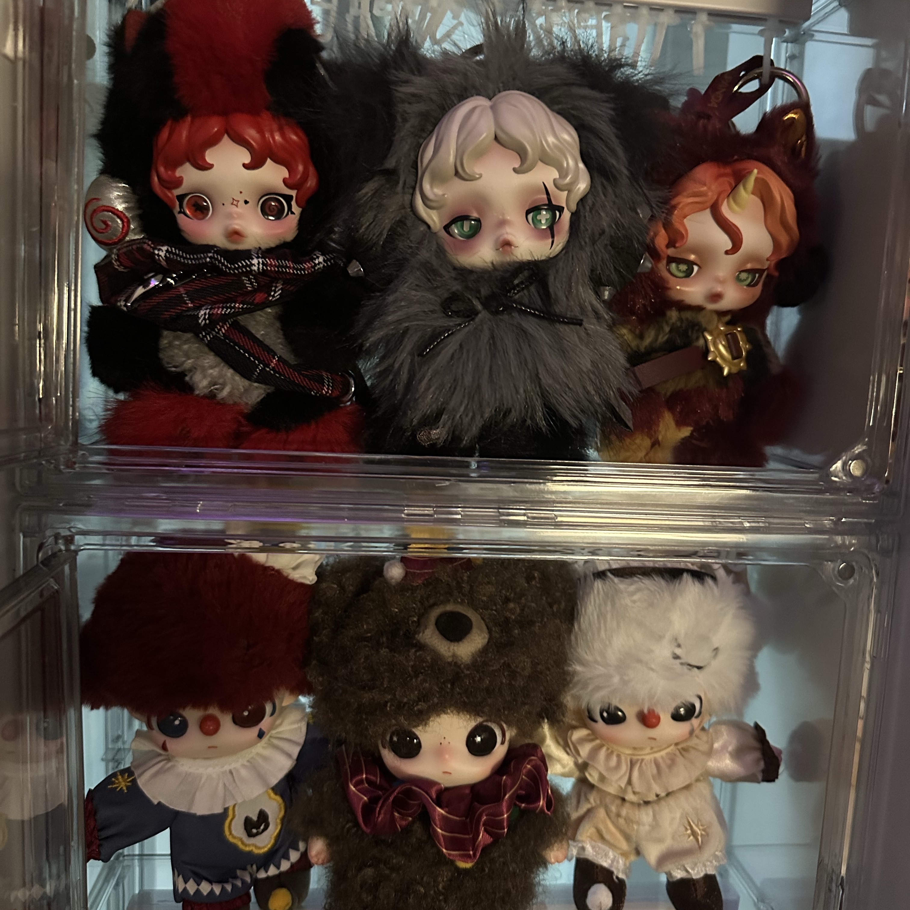 Pop Mart Dimoo The Secret Theatre Club Series Vinyl Plush Pendant Ballet Bear (Opened Case), Pop Mart Why So Serious Series Vinyl Plush Pendant Flame Clown (Opened Case) 착용 스타일 - 2