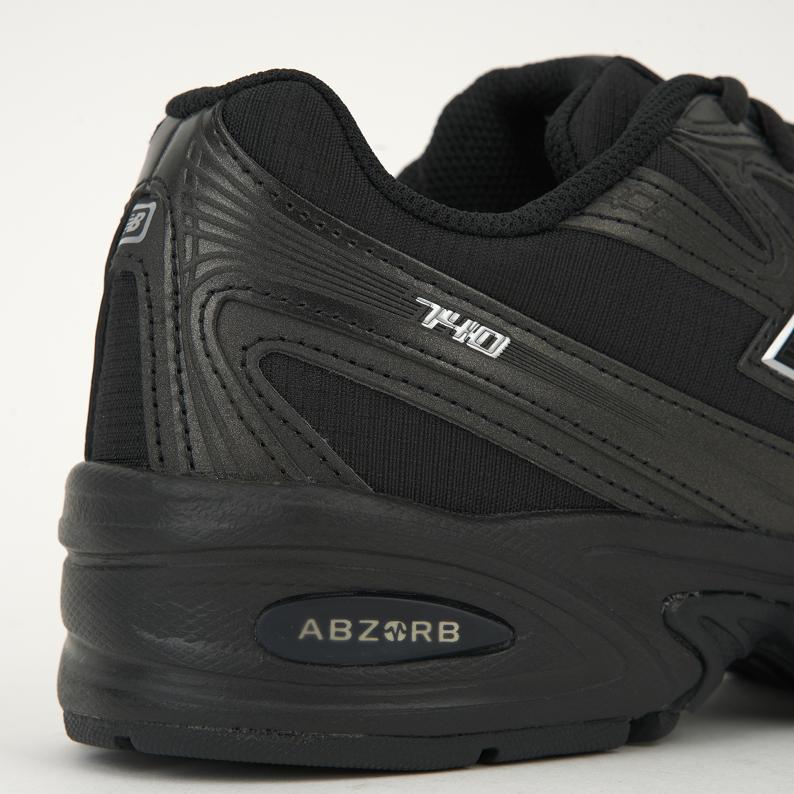 뉴발란스 740 블랙 실버 메탈릭 - D 스탠다드(New Balance 740 Black Silver Metallic - D Standard) - 8