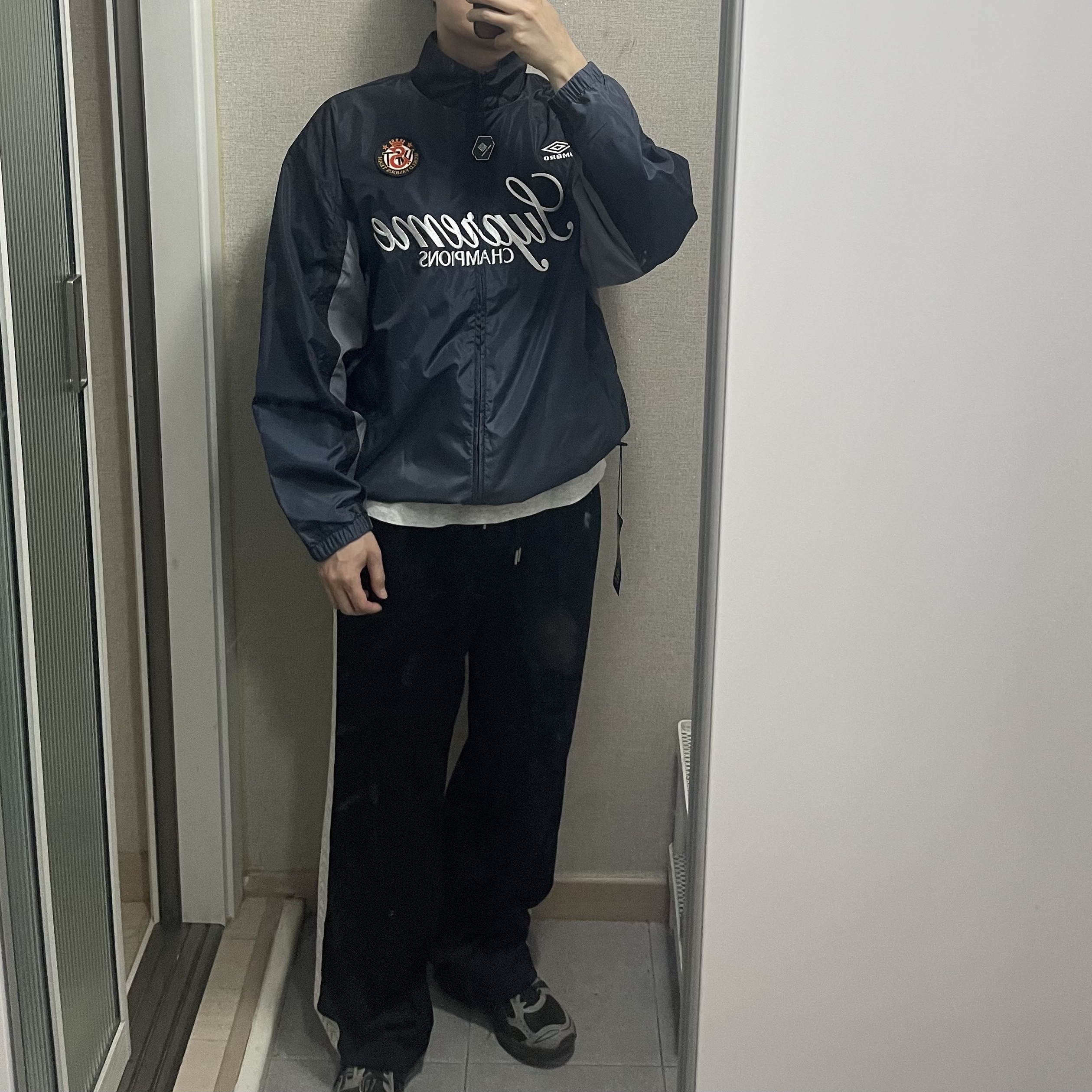 Supreme x Umbro Gradient Track Jacket Black - 25FW, Asics x Atmos x Undermycar Gel-Kayano 14 Pepper Black 착용 스타일