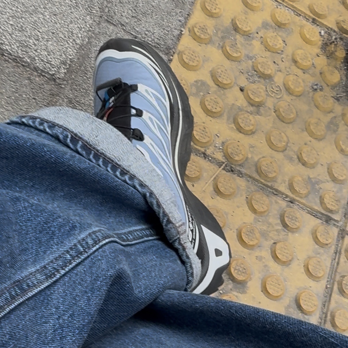 Salomon XT-6 GTX Black Infinity 착용 스타일