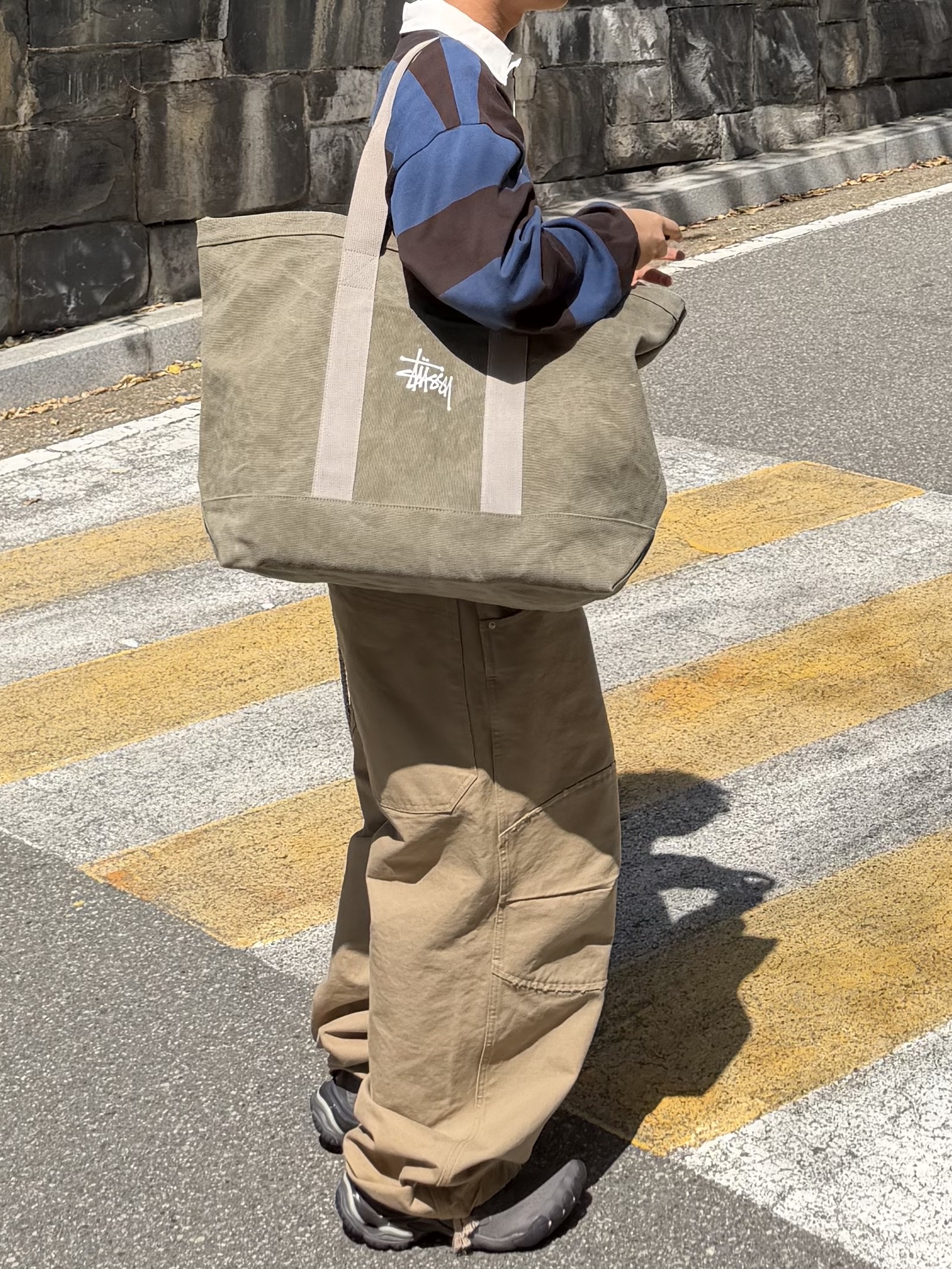 MJD Canvas 3D Knee Pants Beige, Balenciaga Anatomic Runner Sneakers Grey 착용 스타일 - 2