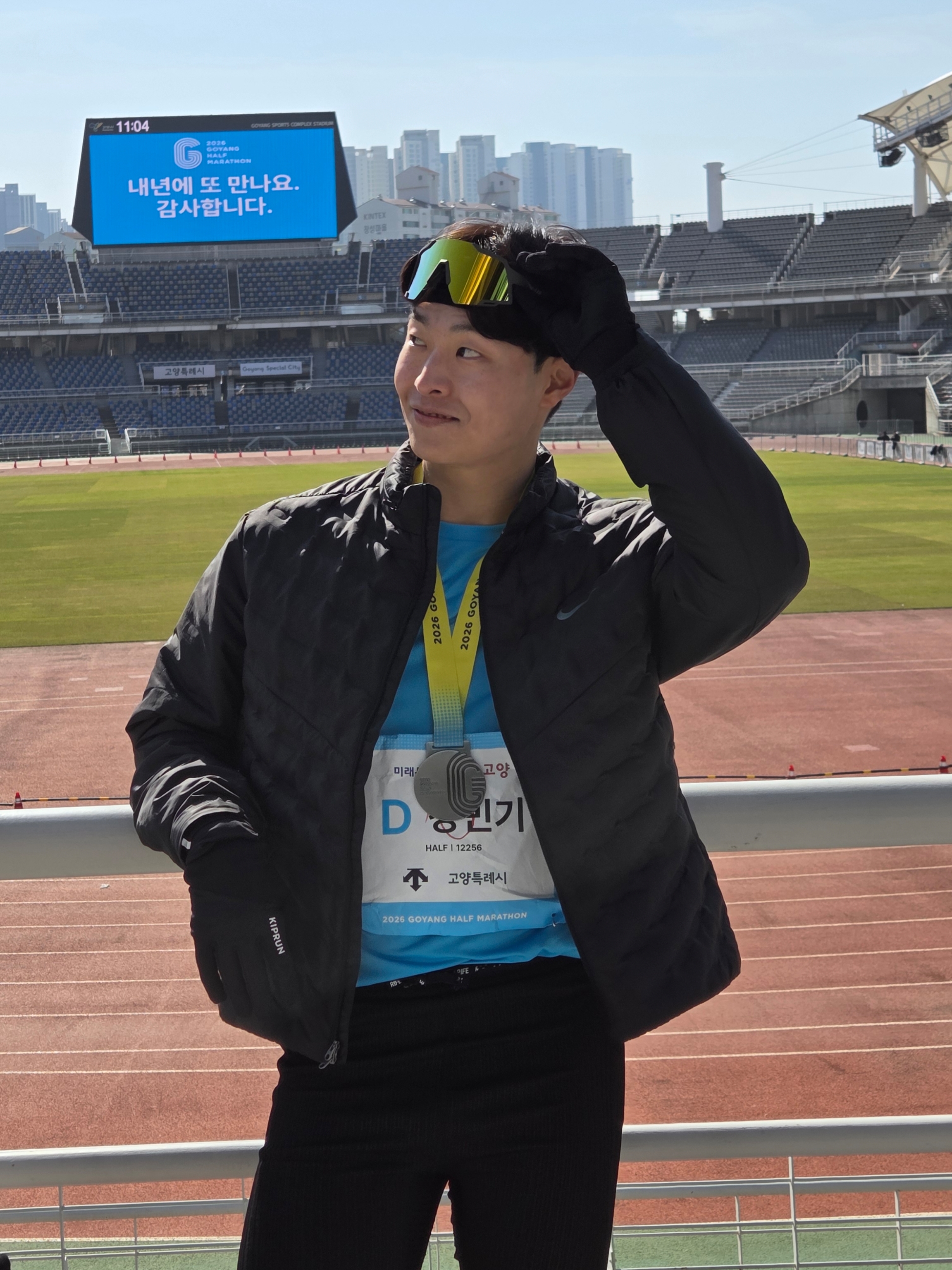 Adidas Adizero EVO SL Core Black Cloud White, Nike Therma-Fit ADV Aeroloft Repel Down Running Jacket Black - Asia 착용 스타일 - 5