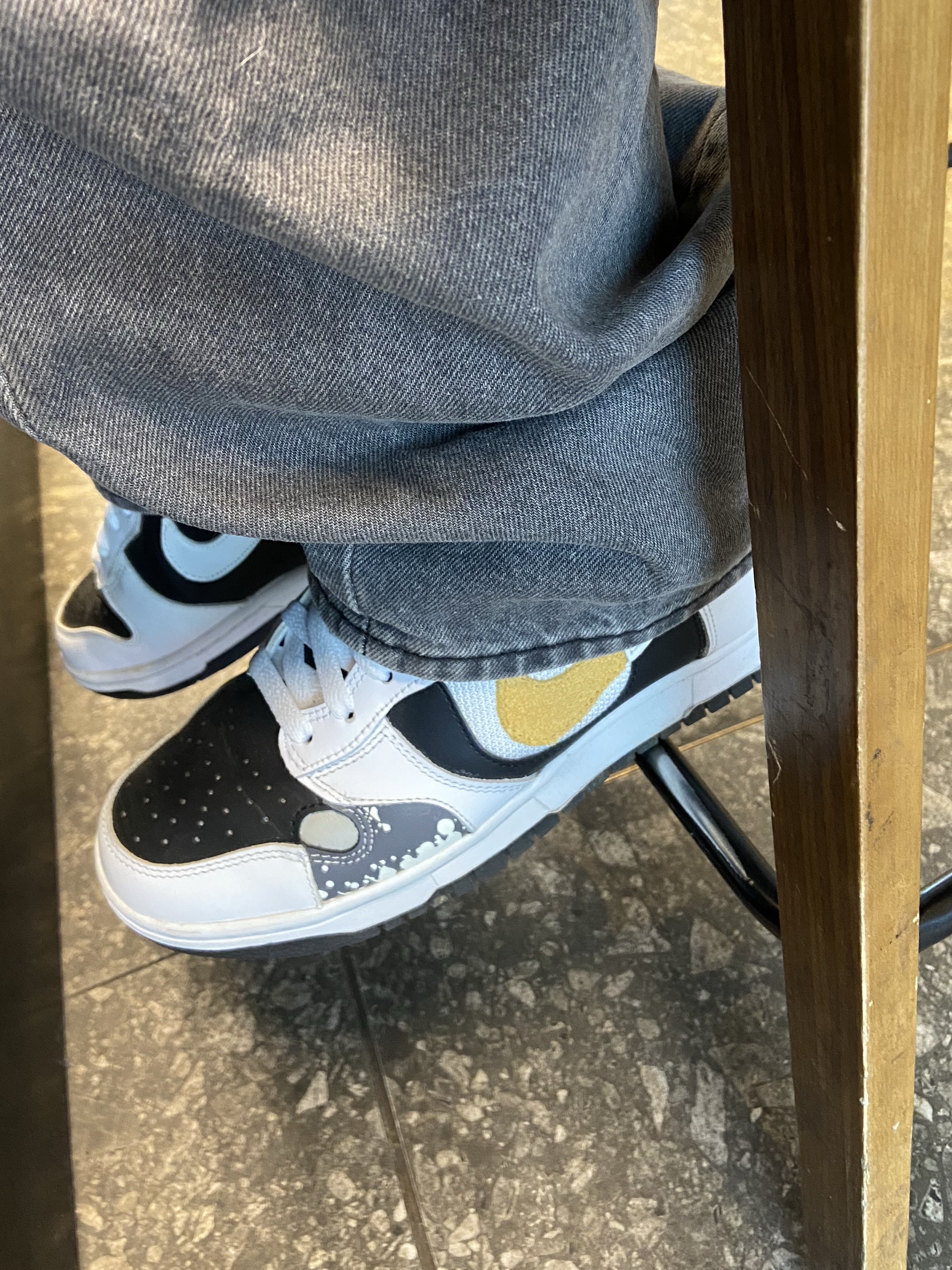 (W) Nike Dunk High LX White and Black 착용 스타일 - 1