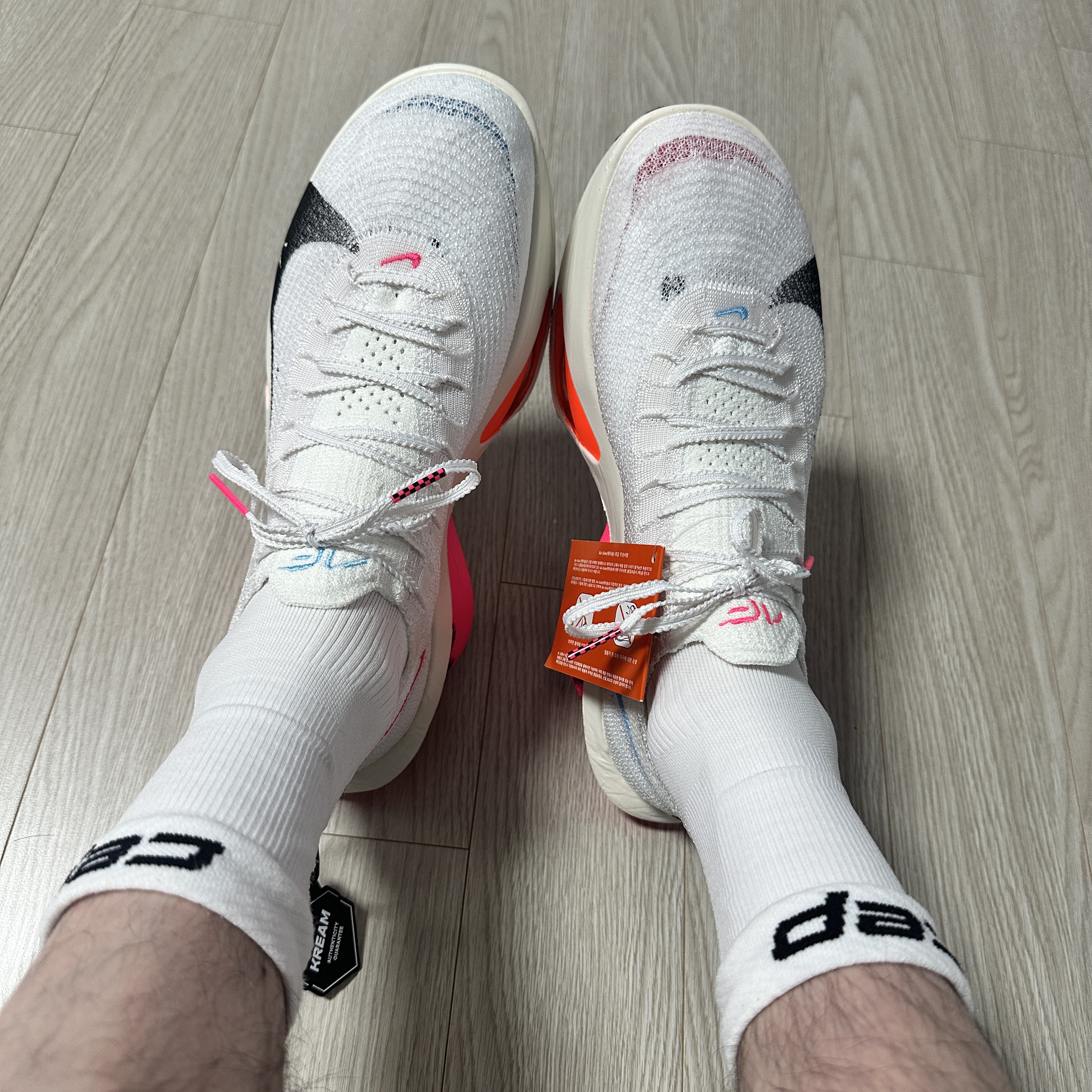 Nike Air Zoom Alphafly Next% 3 White Soft Pearl 착용 스타일 - 2