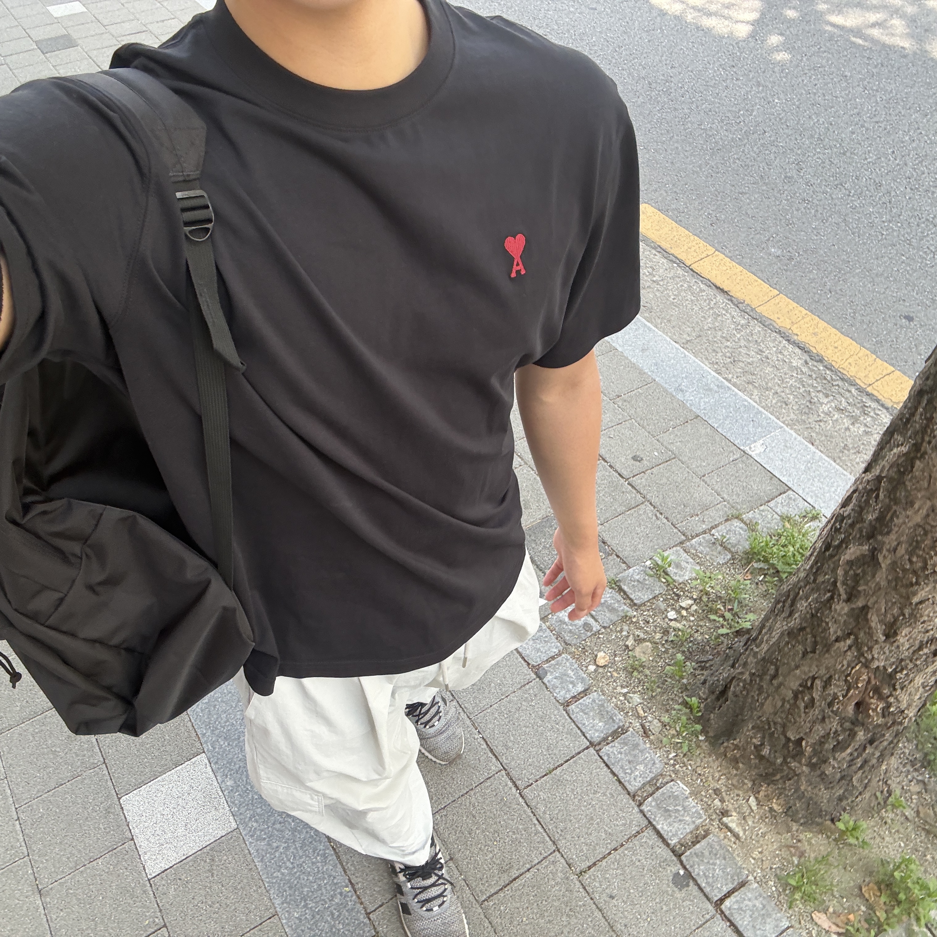 AMI de Coeur T-Shirt Black, Jansport Superbreak Backpack Black 착용 스타일 - 2