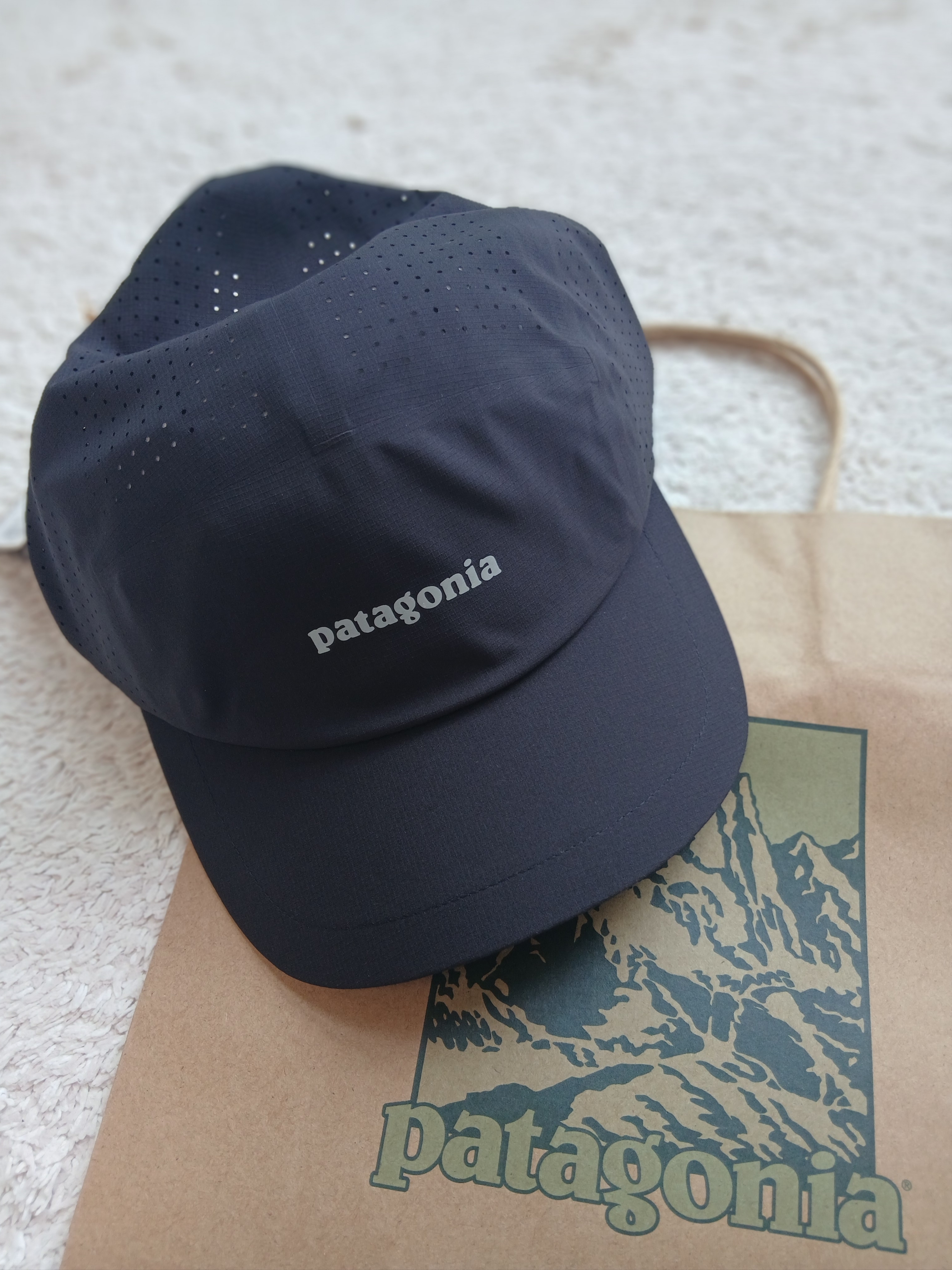 Patagonia Ultralightweight Ridge Hat Black 착용 스타일 - 1
