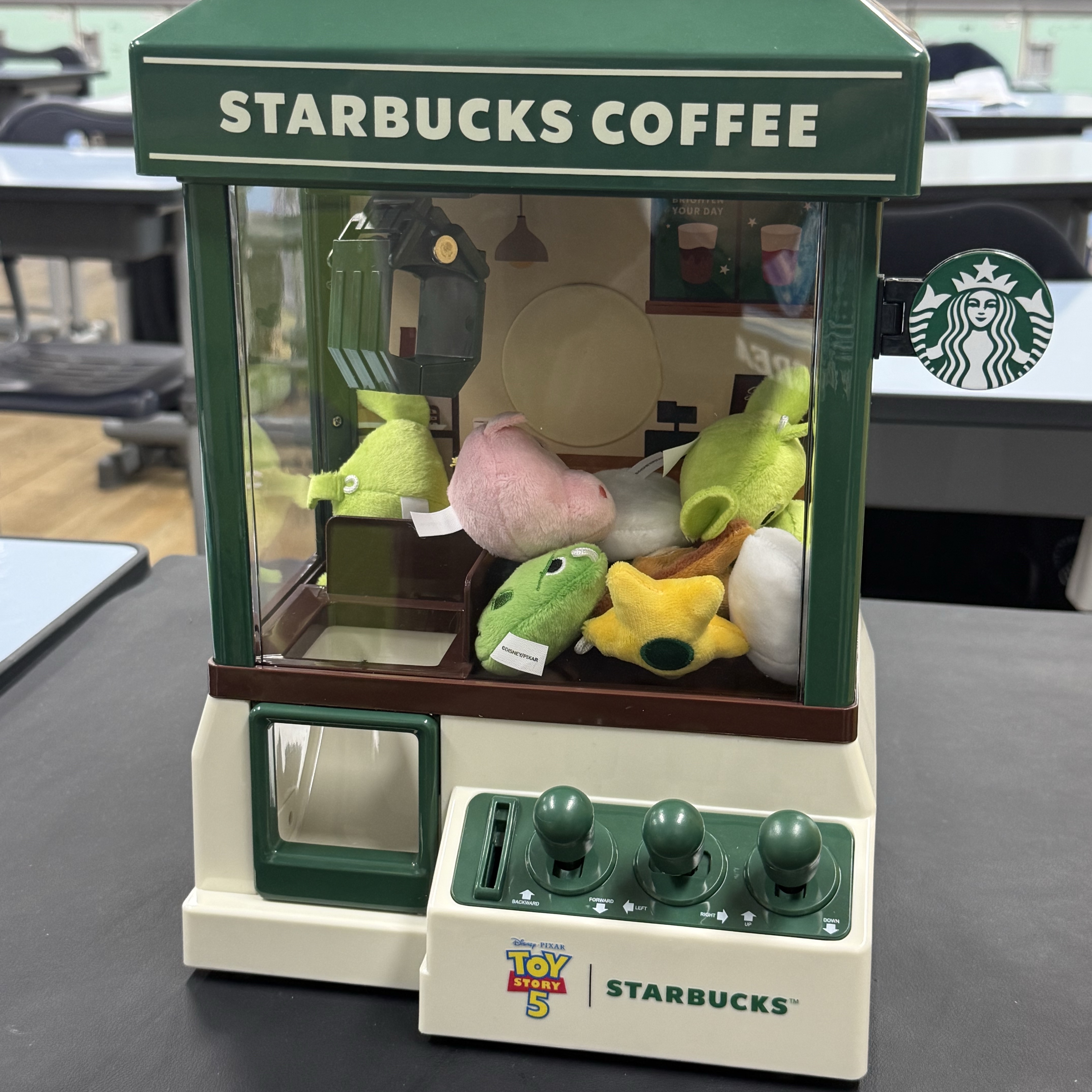 Starbucks x Toy Story 5 MD Claw Machine (Korean Ver.) 착용 스타일