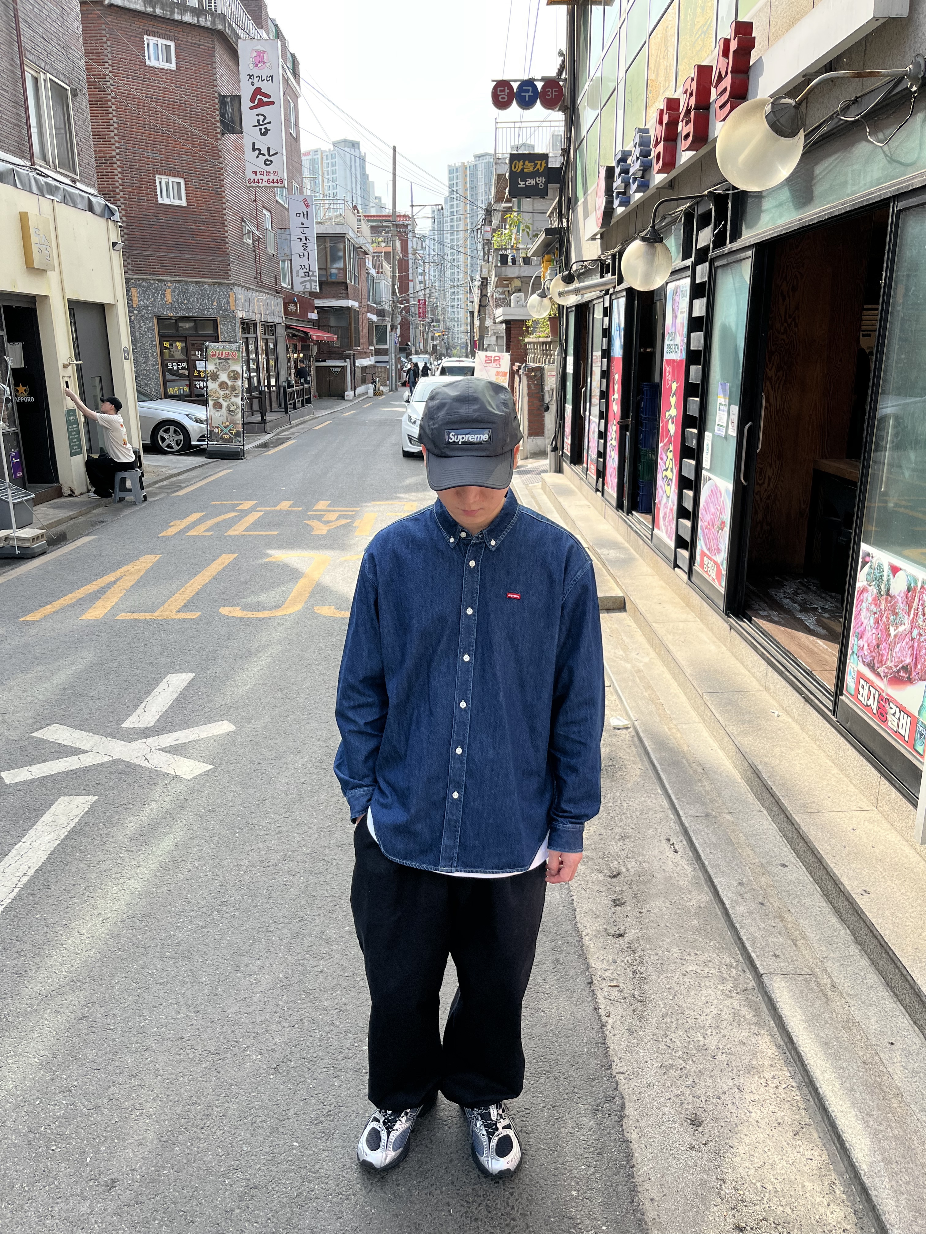 Supreme Small Box Shirt Rinsed Denim - 24FW 착용 스타일 - 1