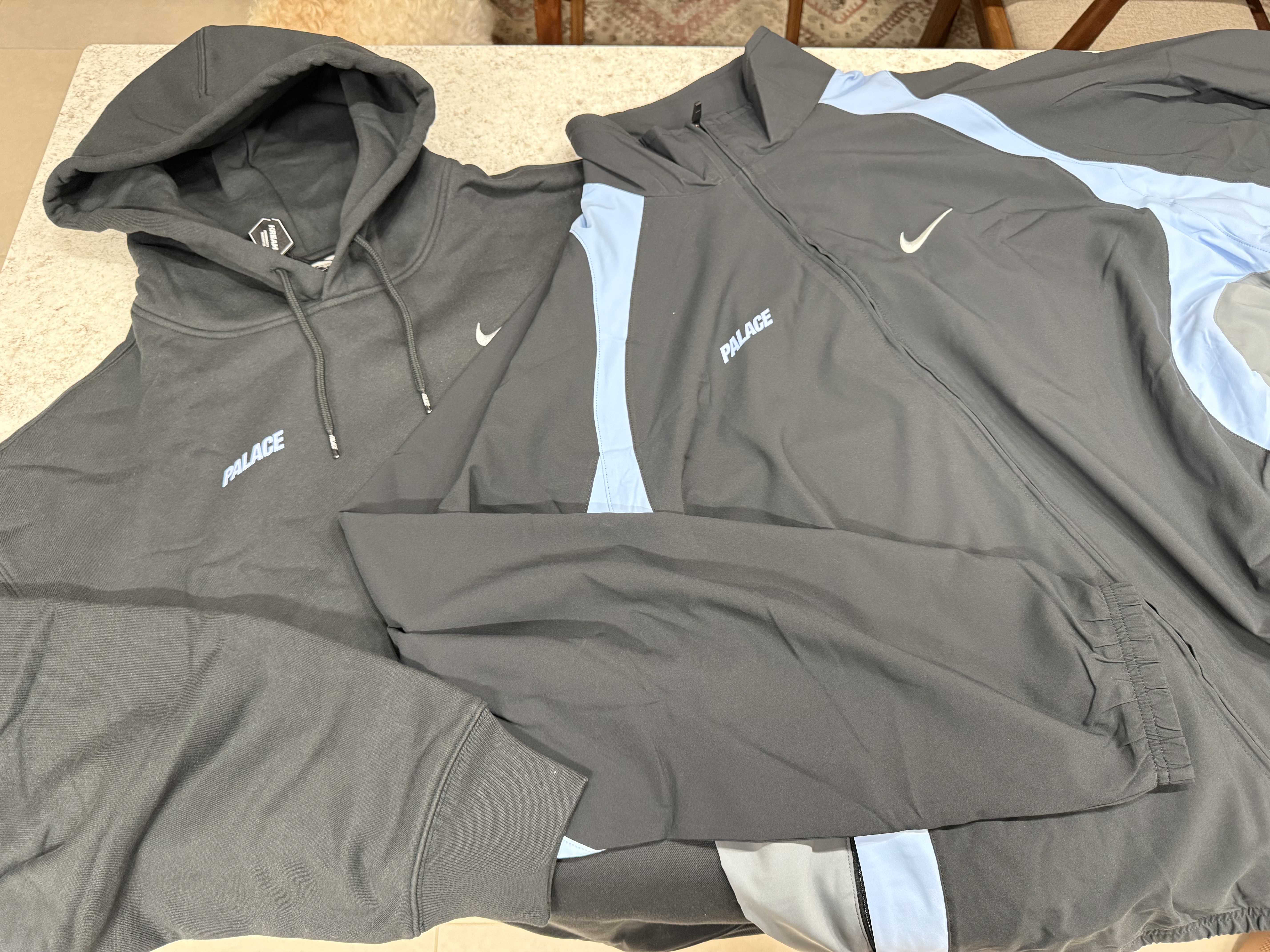 Palace x Nike Track Jacket Black - 26SS, Palace x Nike Font Swoosh Hood Black - 26SS 착용 스타일 - 1