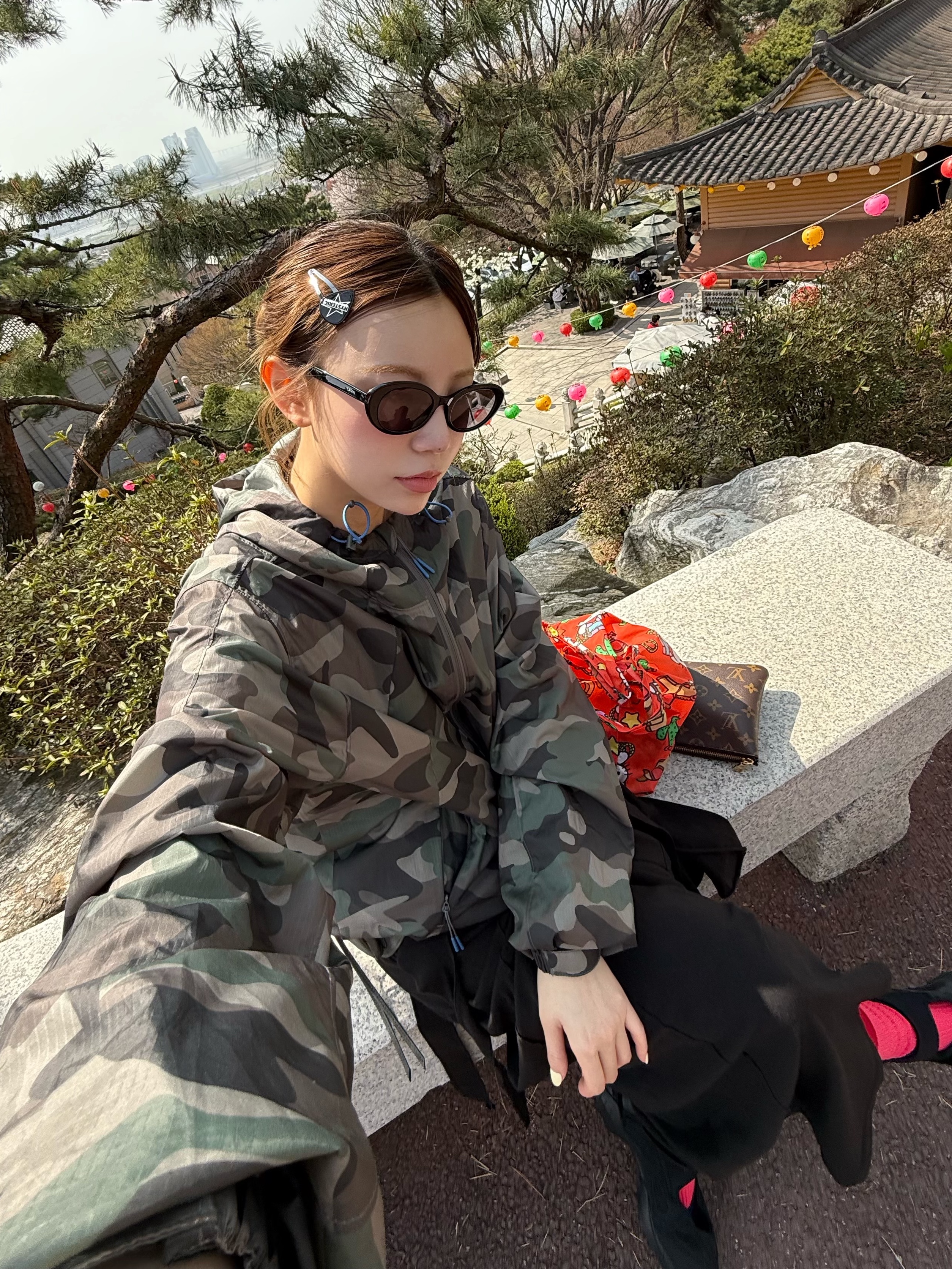 [더블적립] sunlovetour Frame Light Jacket Camo, Roa Hiking Sandal Black 착용 스타일