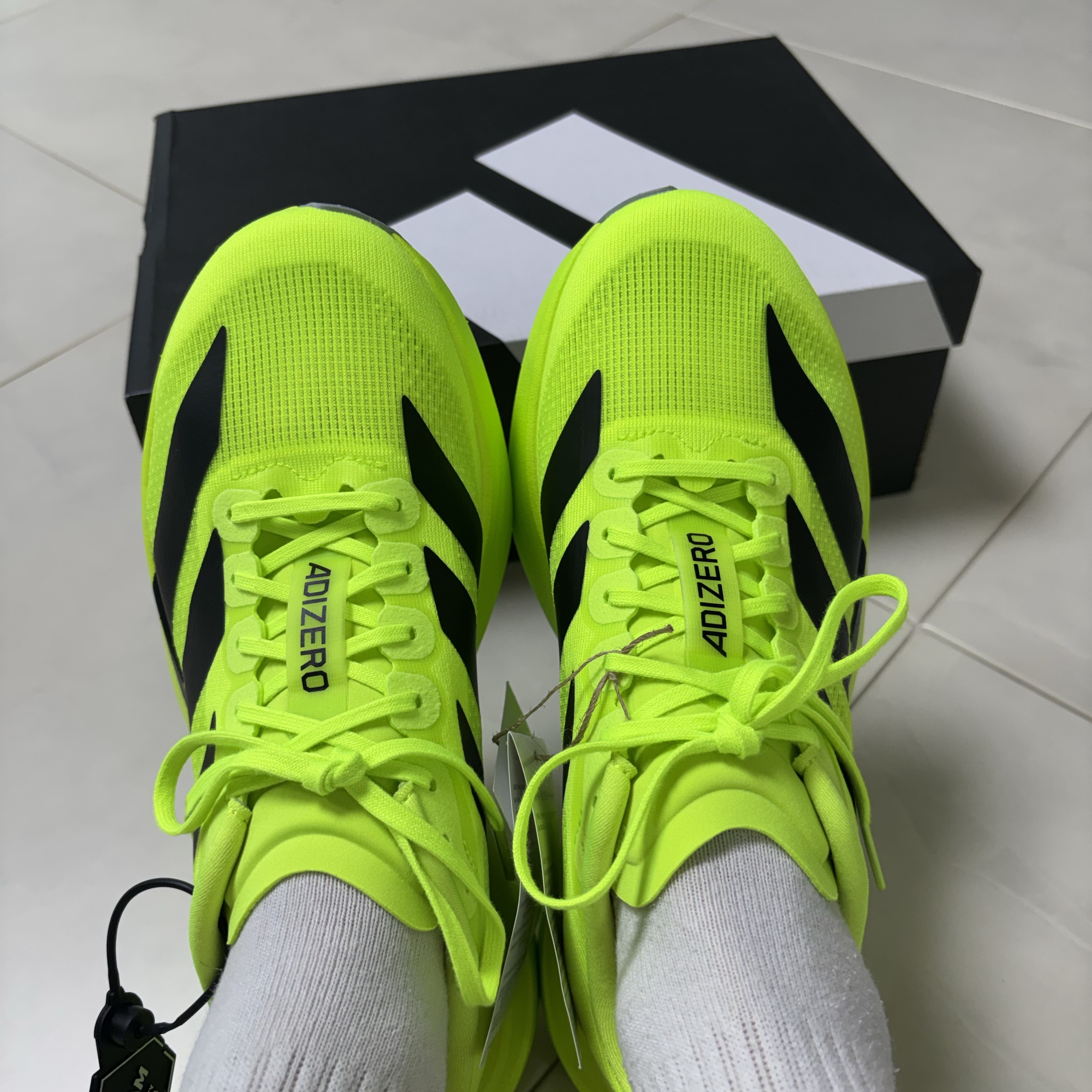(W) Adidas Adizero EVO SL Lucid Lemon Core Black 착용 스타일