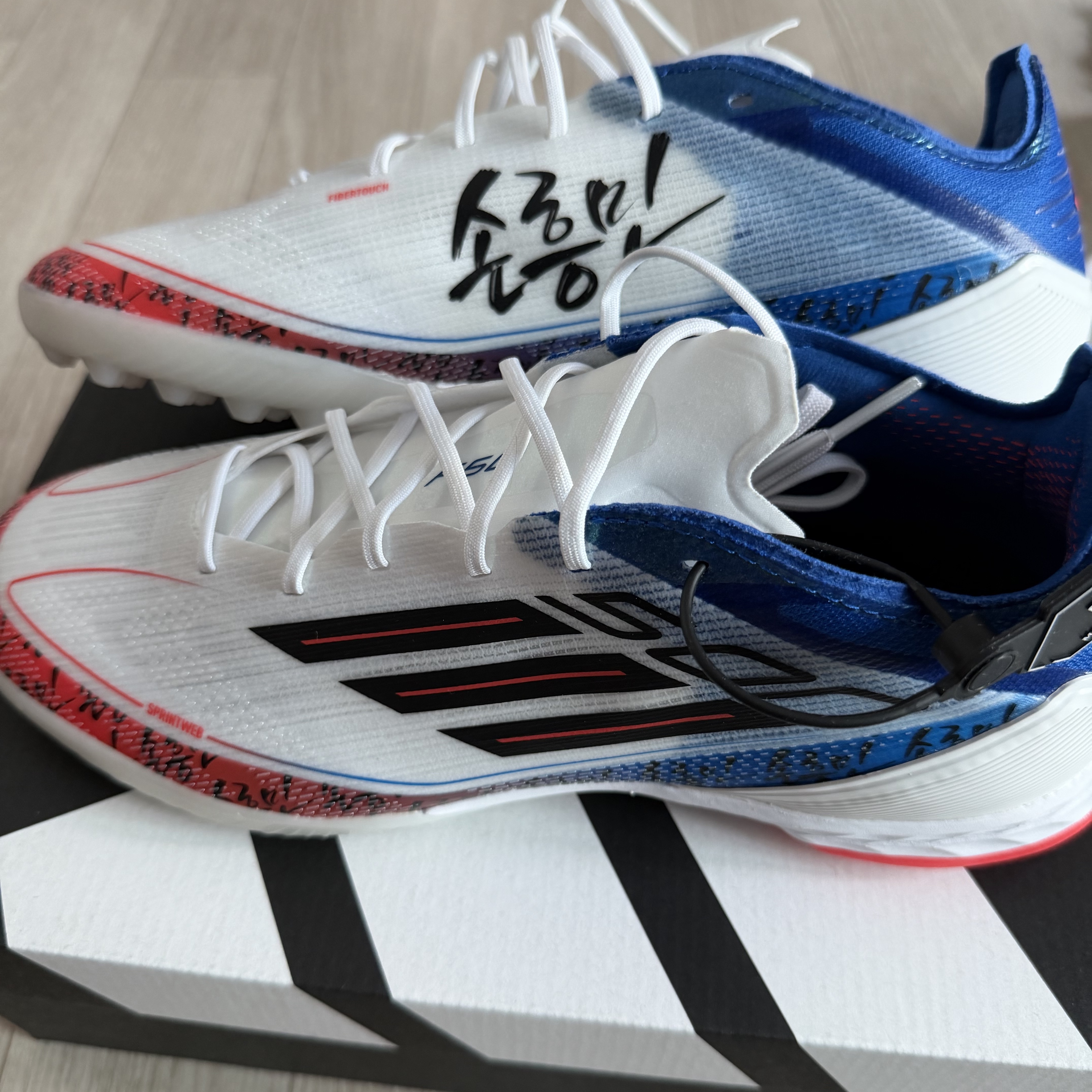 Adidas F50 Pro Son Taegeuk7 TF Cloud White Core Black 착용 스타일