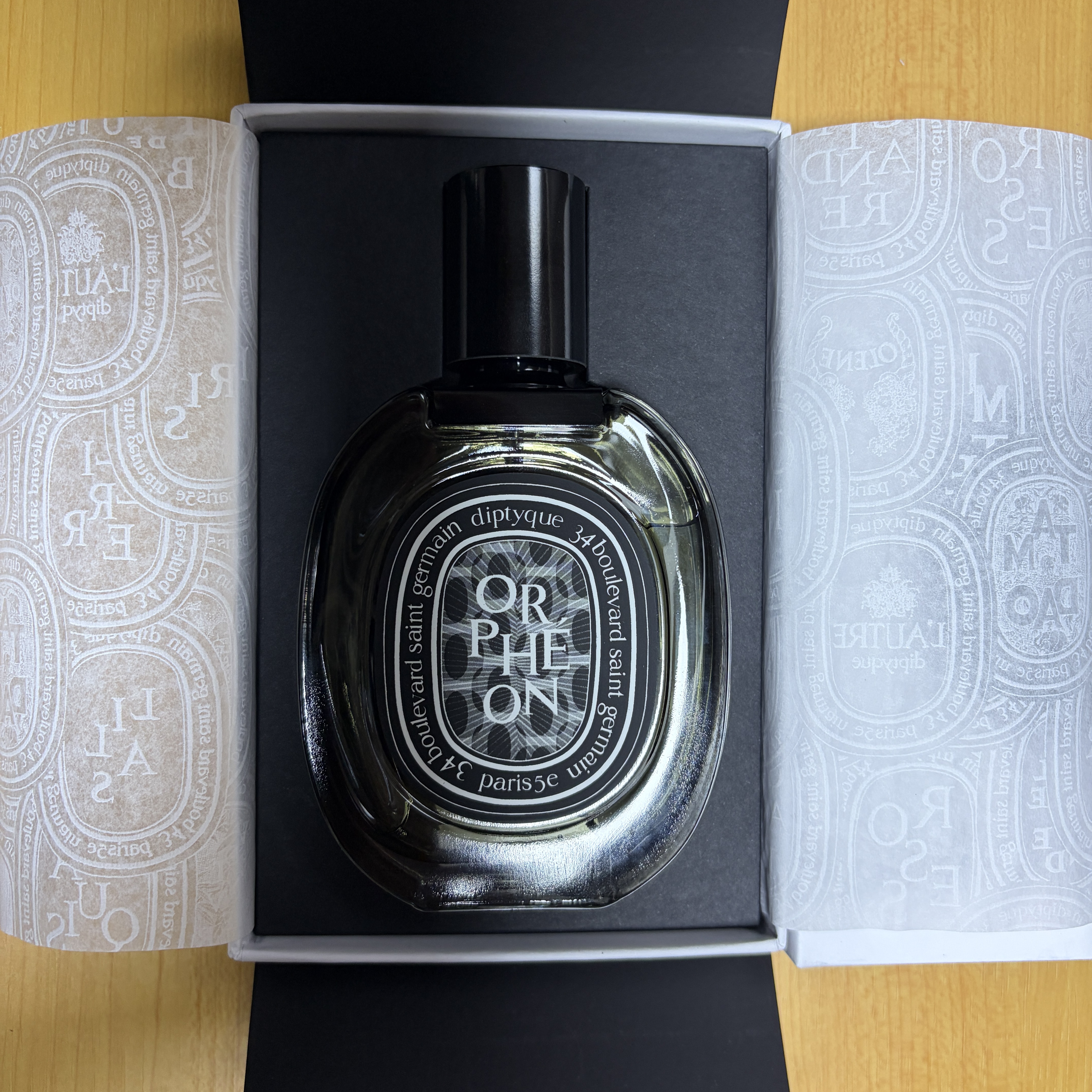 Diptyque Orpheon Eau De Parfum 75ml 착용 스타일 - 1