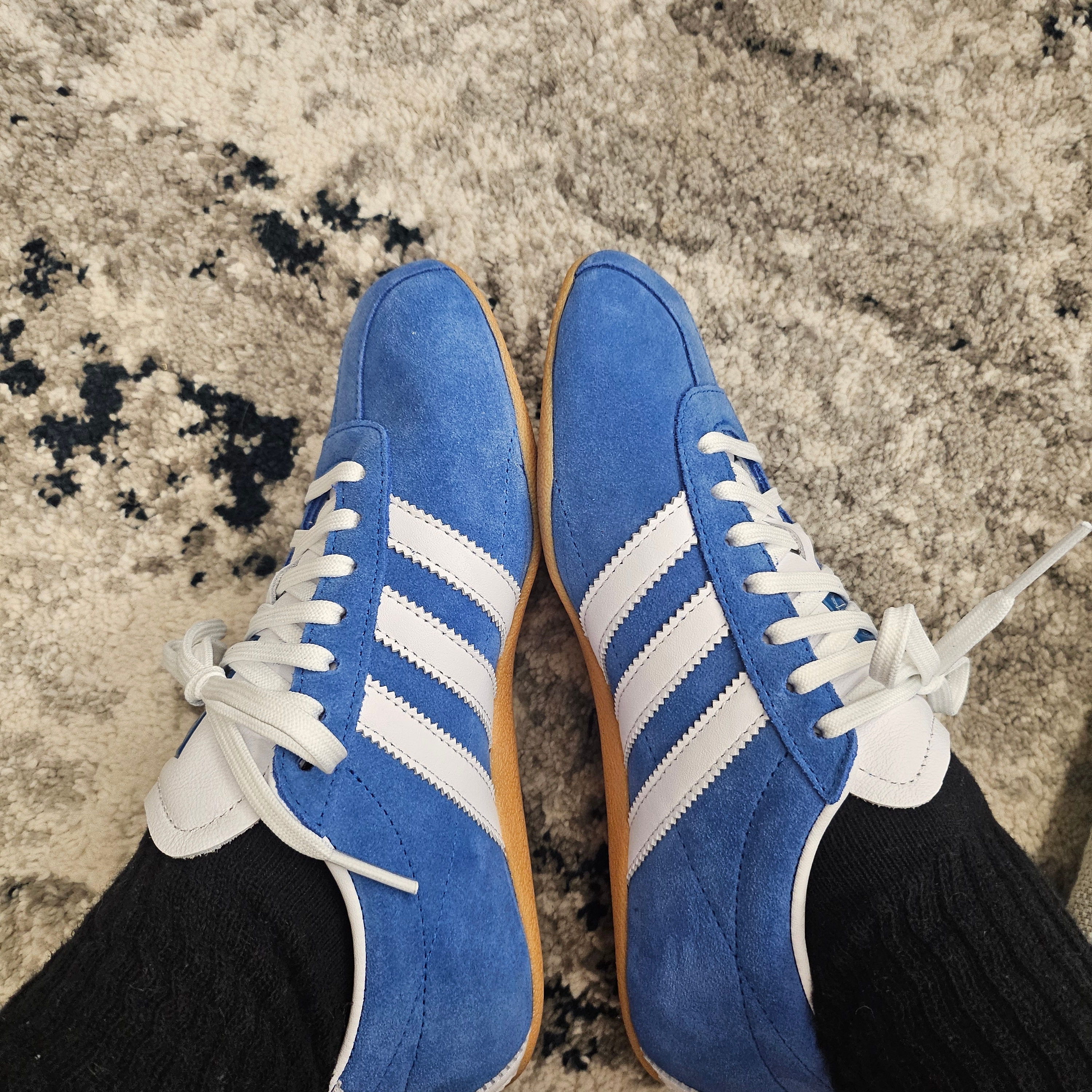 (W) Adidas Tokyo Blue Bird Cloud White 착용 스타일