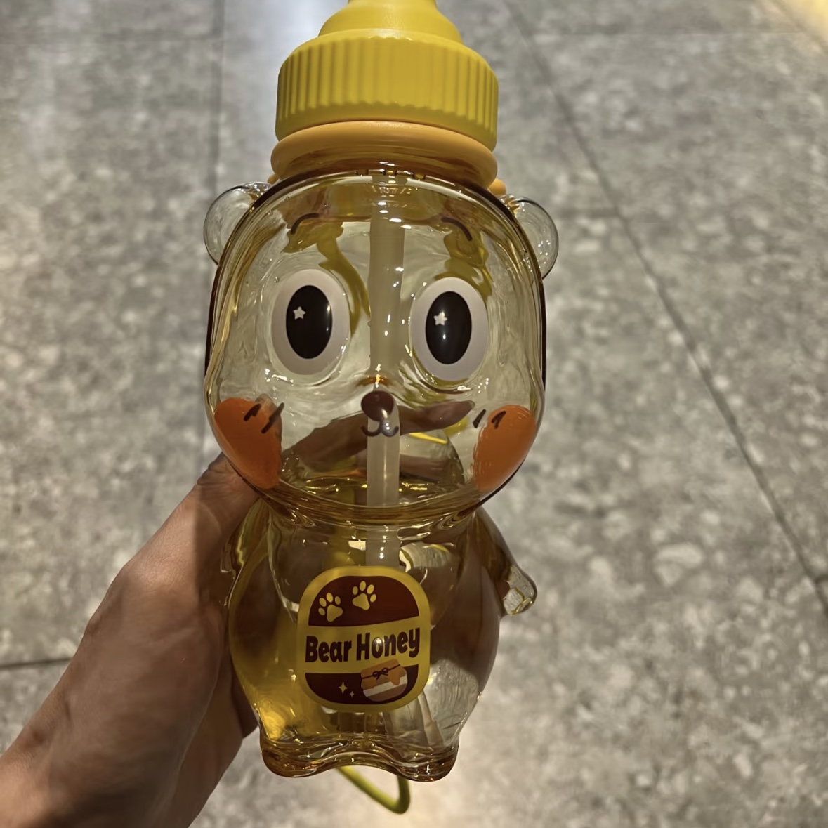 Pop Mart Twinkle Twinkle Create Your Taste Series Tumbler Honey Bear Drink (Opened Case) 착용 스타일