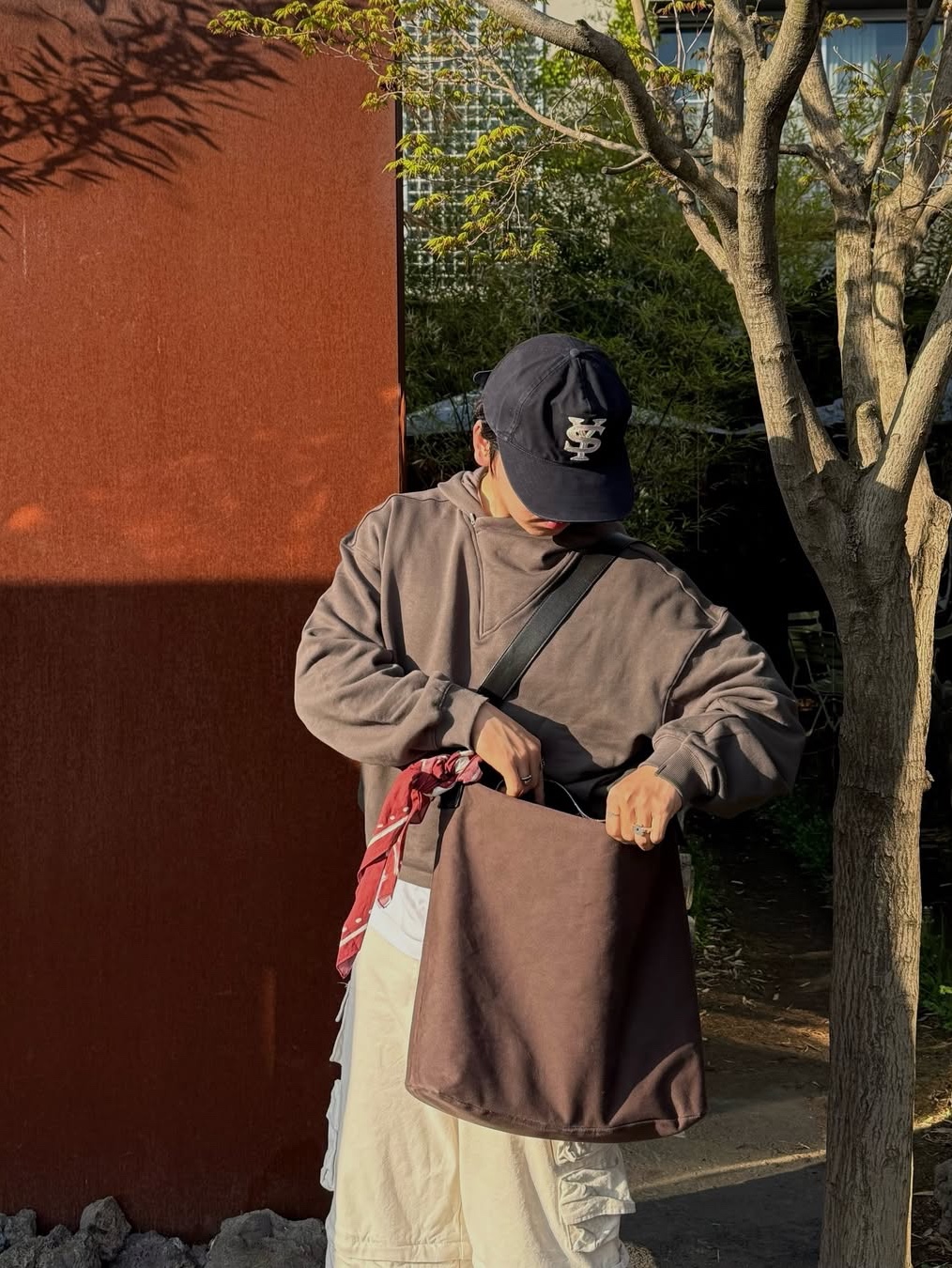 Sunday Ceremony Sy Logo 5 Panel Cotton Cap - Navy 착용 스타일 - 1