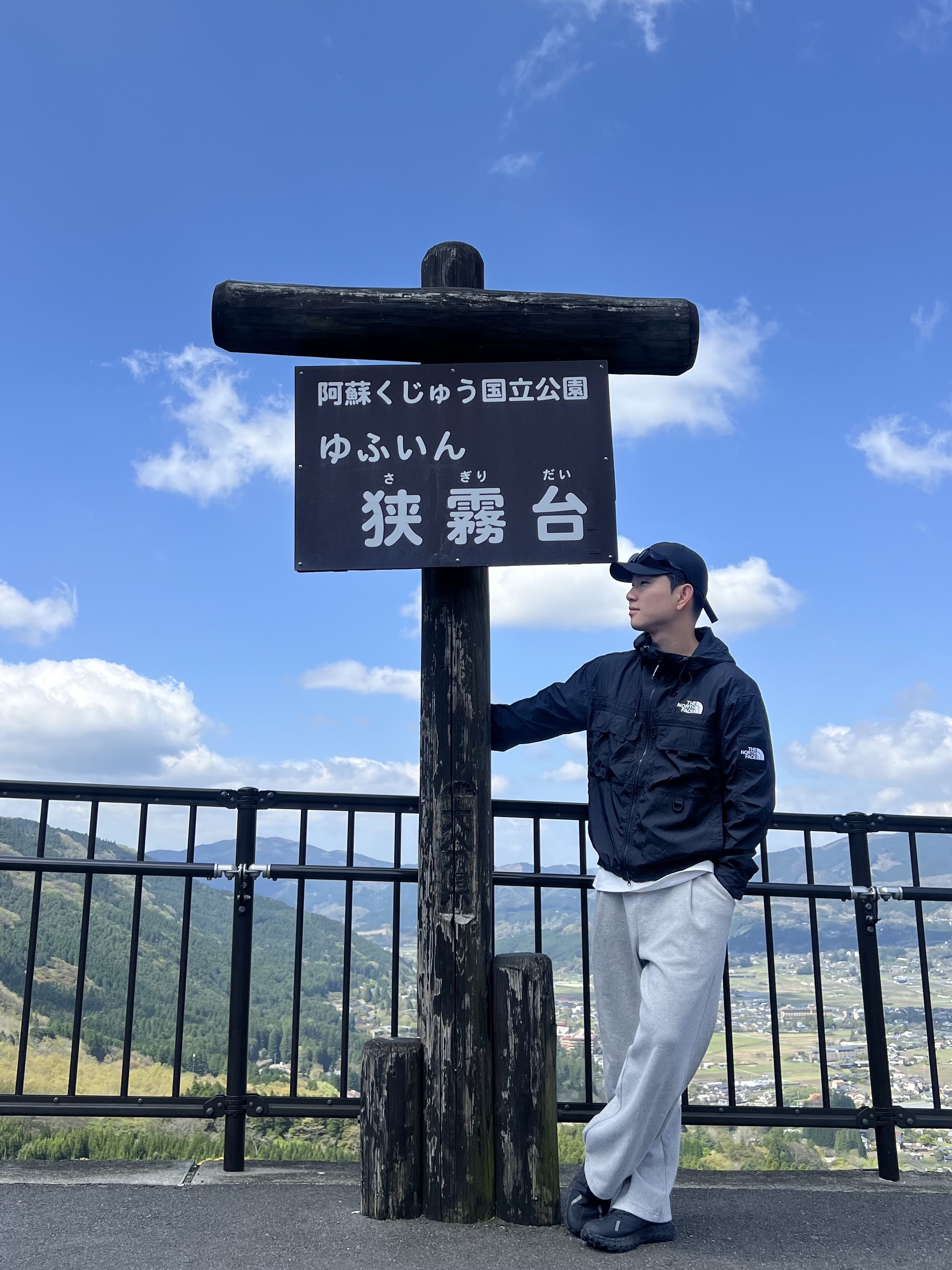 Norda 001/A Stealth Black, The North Face White Label Sheldon Jacket Black 착용 스타일 - 1