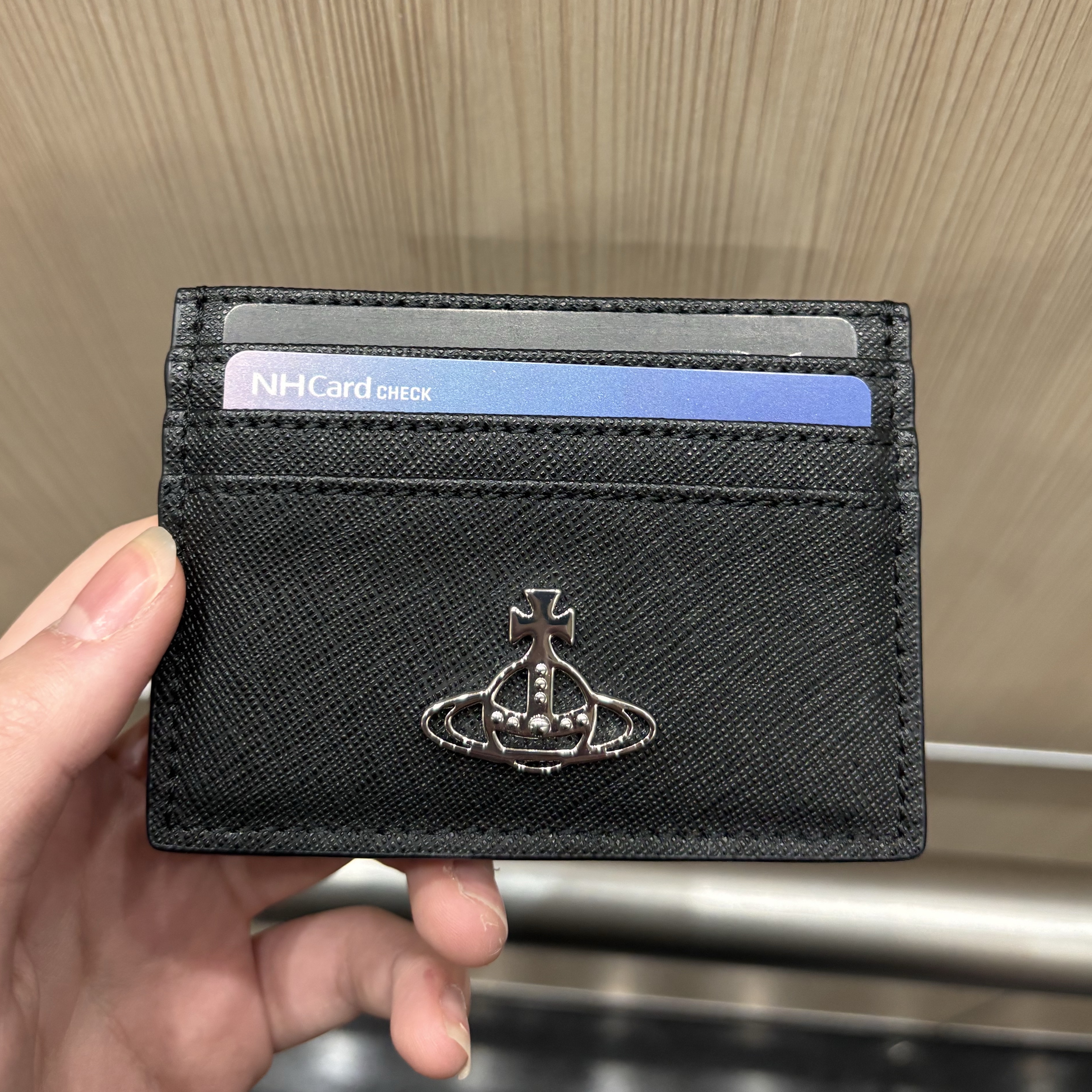 Vivienne Westwood Flat Card Holder Black 착용 스타일