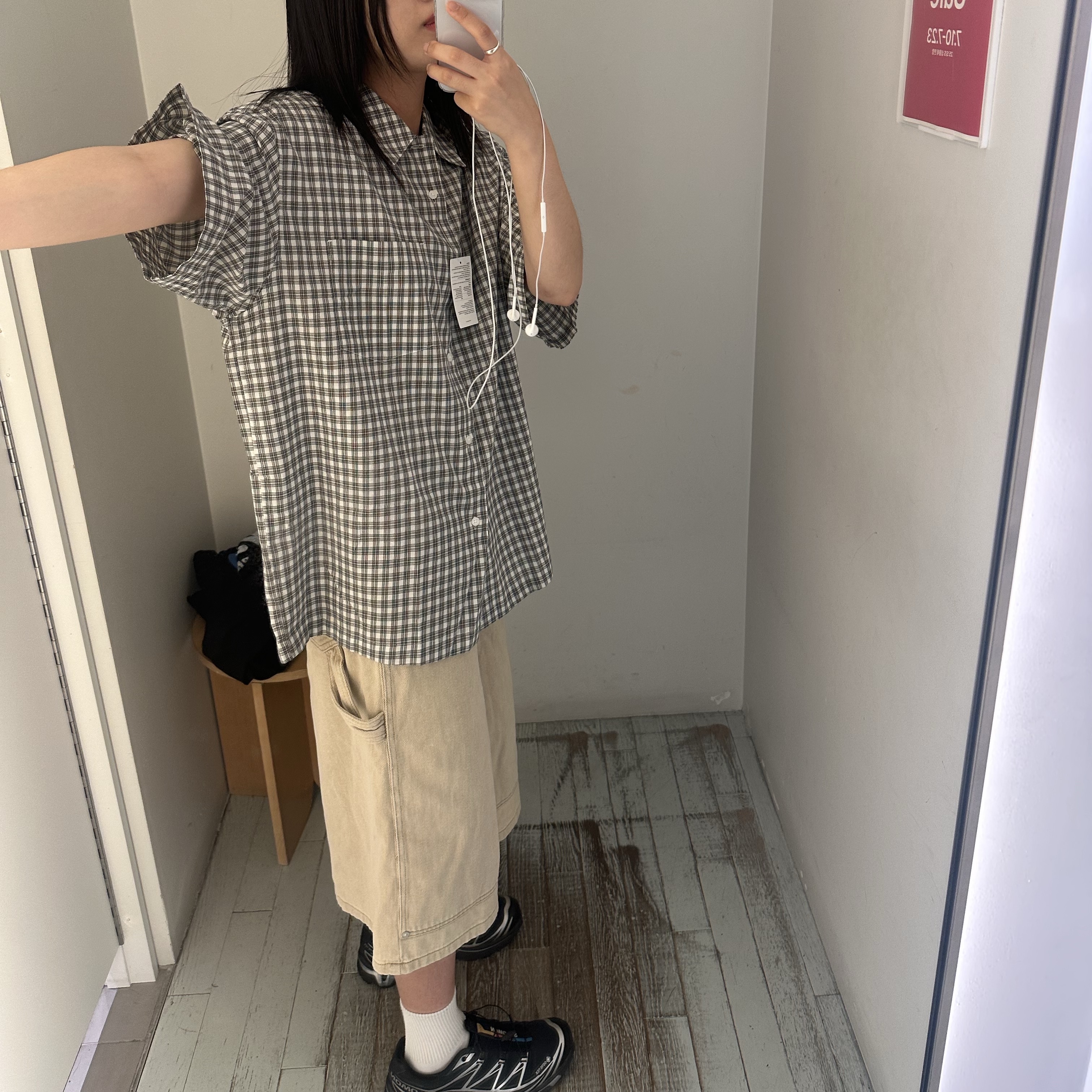 NOMANUAL C.D.L Bermuda Pants Sand 착용 스타일