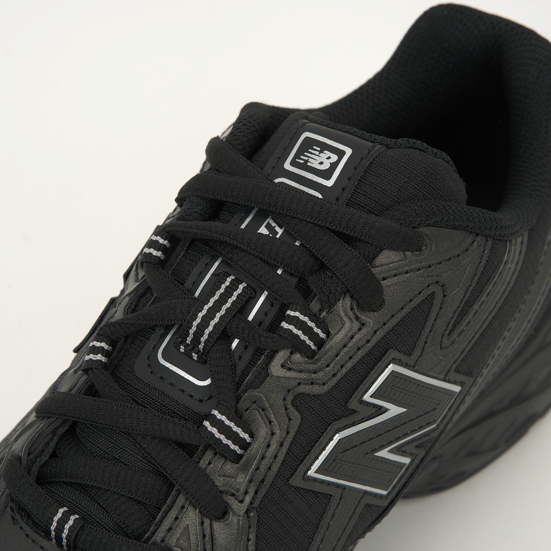 뉴발란스 740 블랙 실버 메탈릭 - D 스탠다드(New Balance 740 Black Silver Metallic - D Standard) - 7